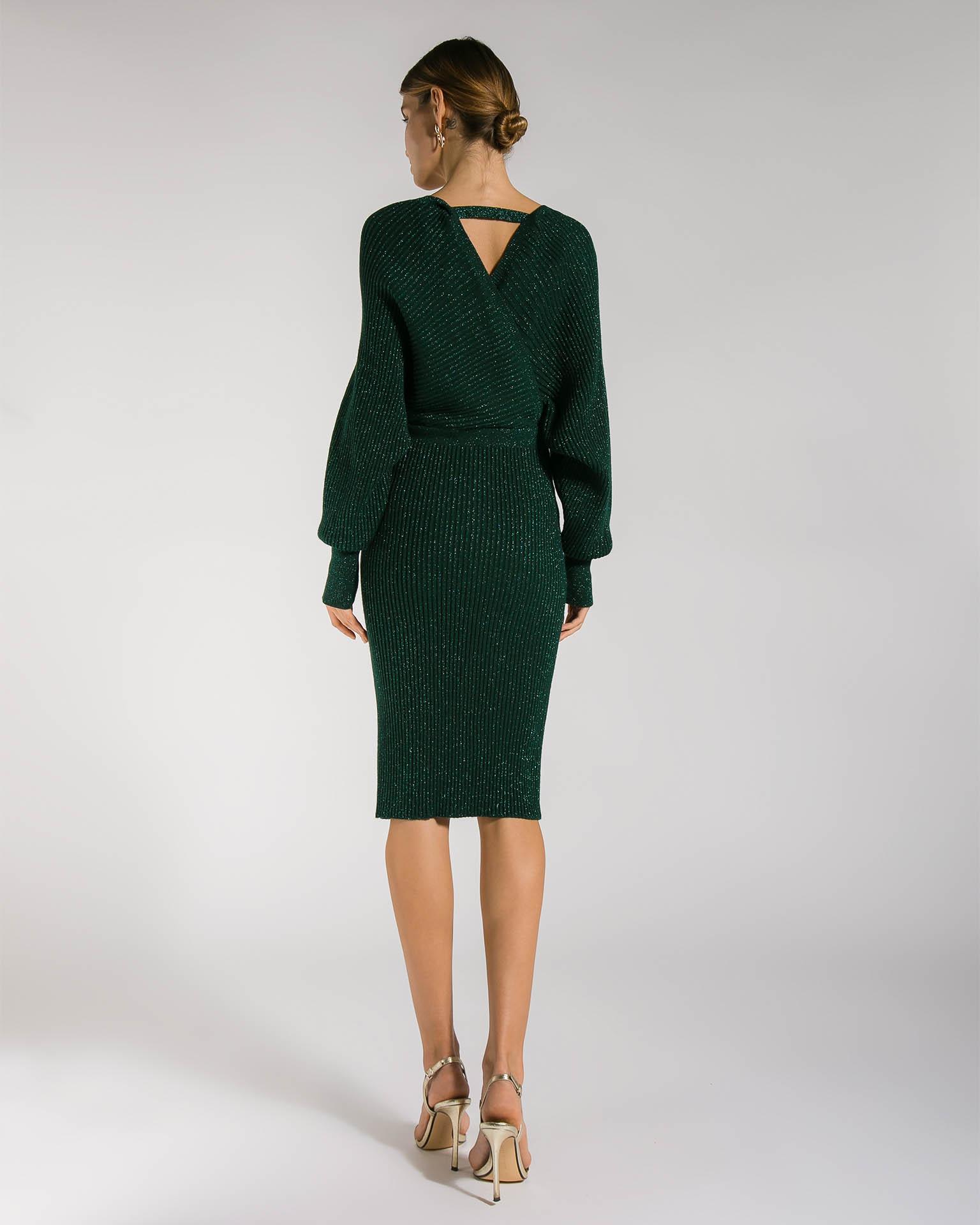 Платье с оригинальным лифом и вкраплениями мерцающих нитей люрекса 5