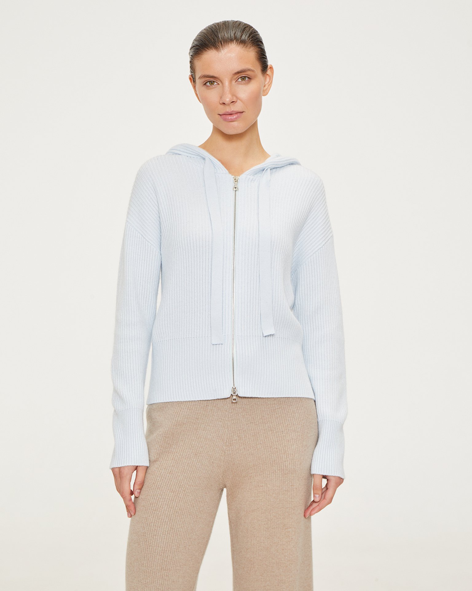 Wide-leg elasticated trousers 2