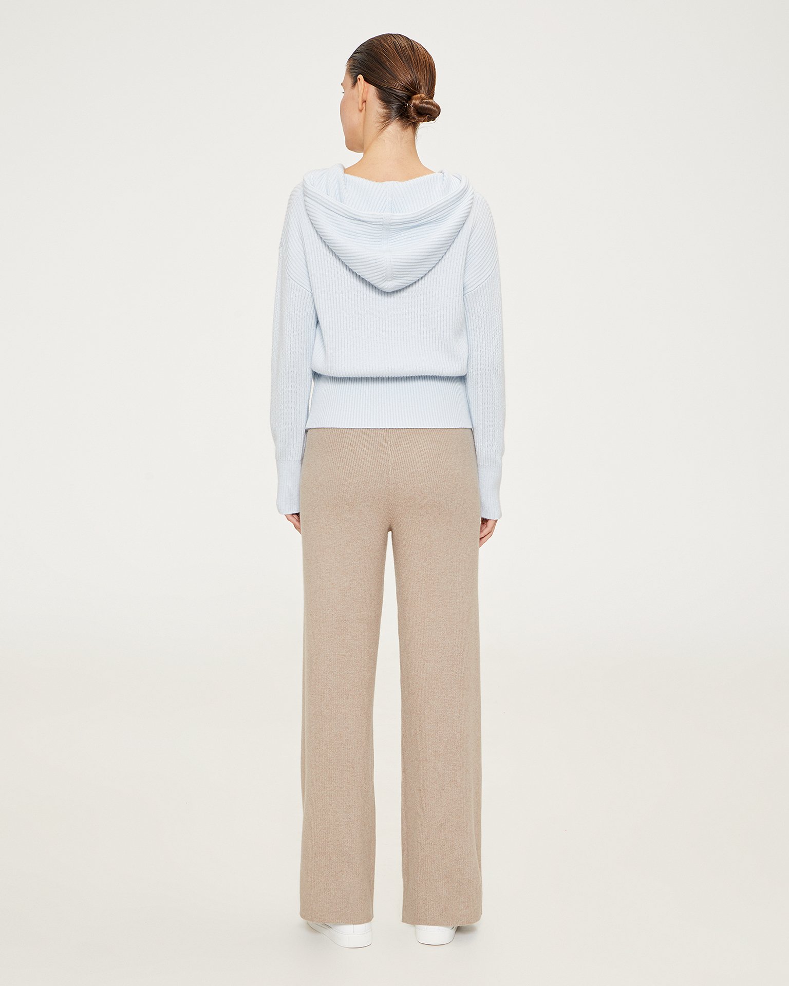 Wide-leg elasticated trousers 3