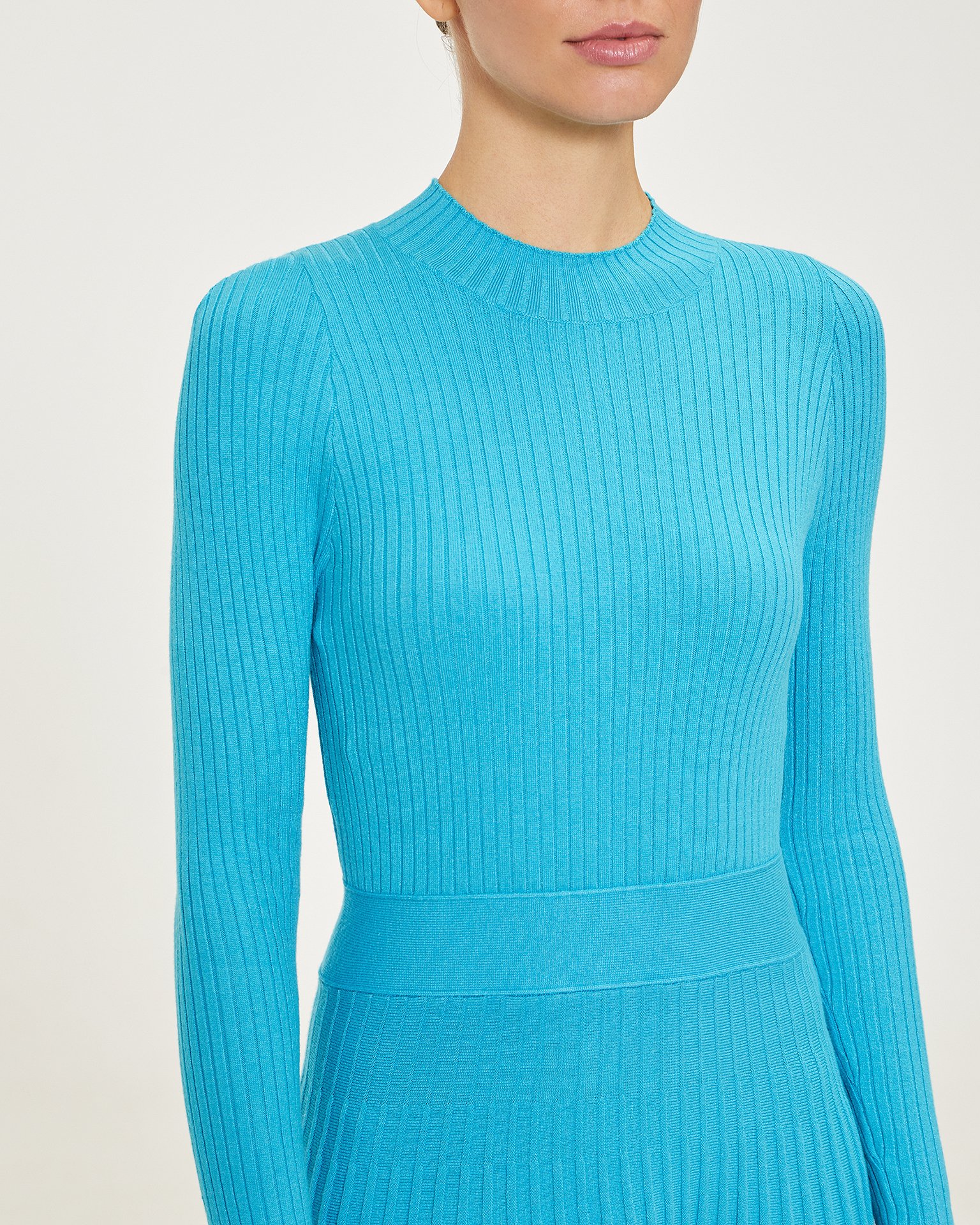 Платье с расклешенной юбкой 6