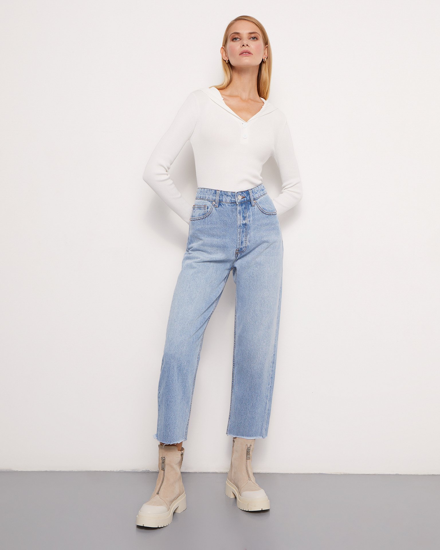 Боди с капюшоном в молочном цвете 2