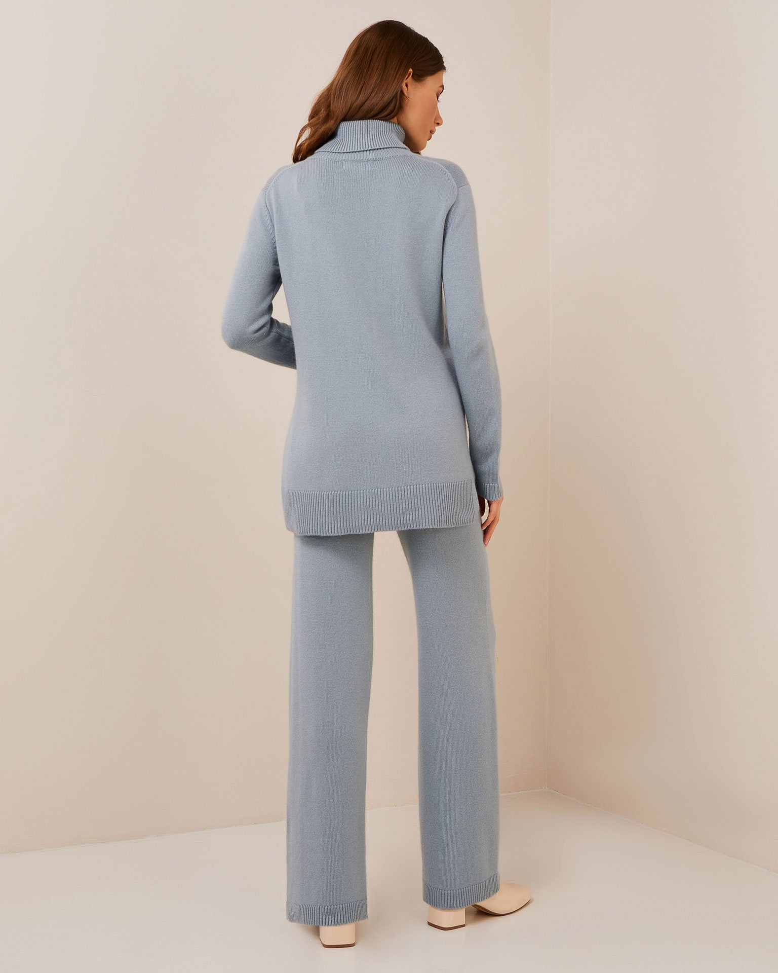 Костюм с широкими брюками 3