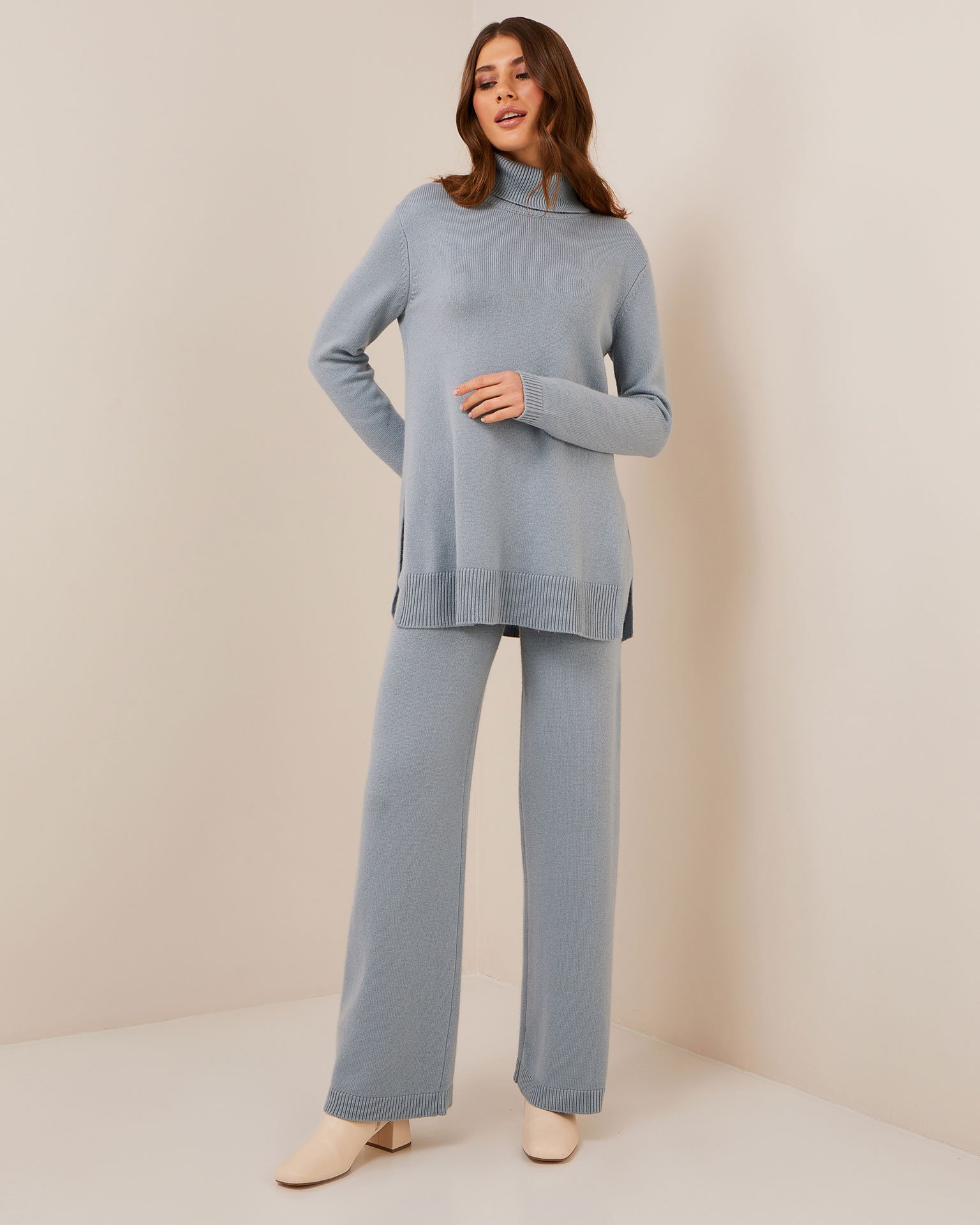 Костюм с широкими брюками 2