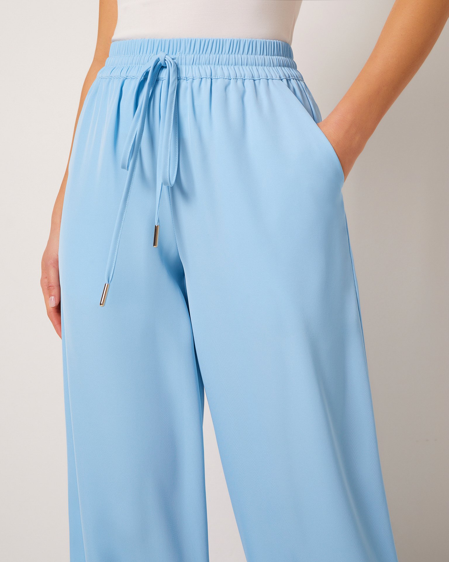 Elasticated waist wide-leg trousers 7