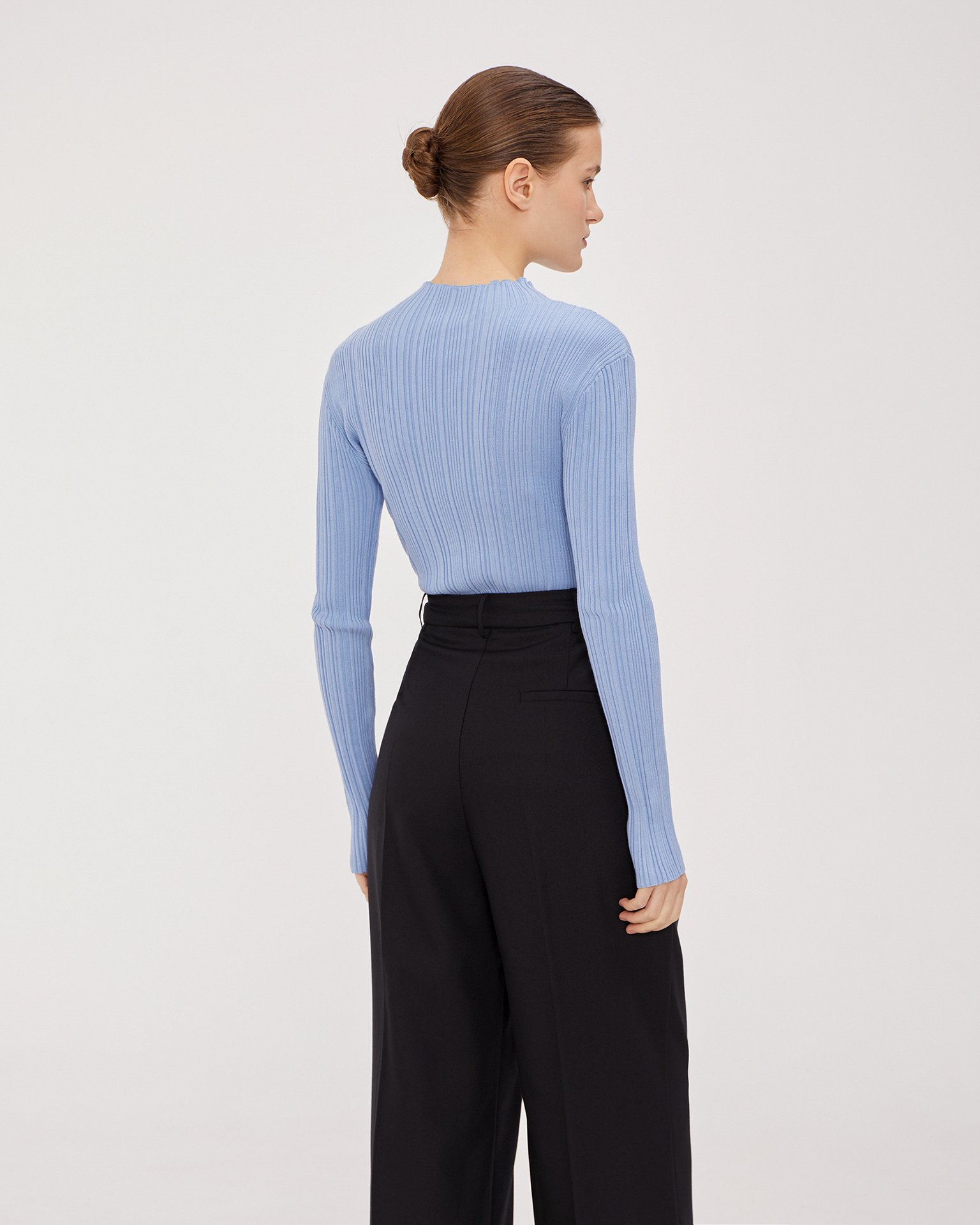 Облегающий джемпер в голубом цвете 4