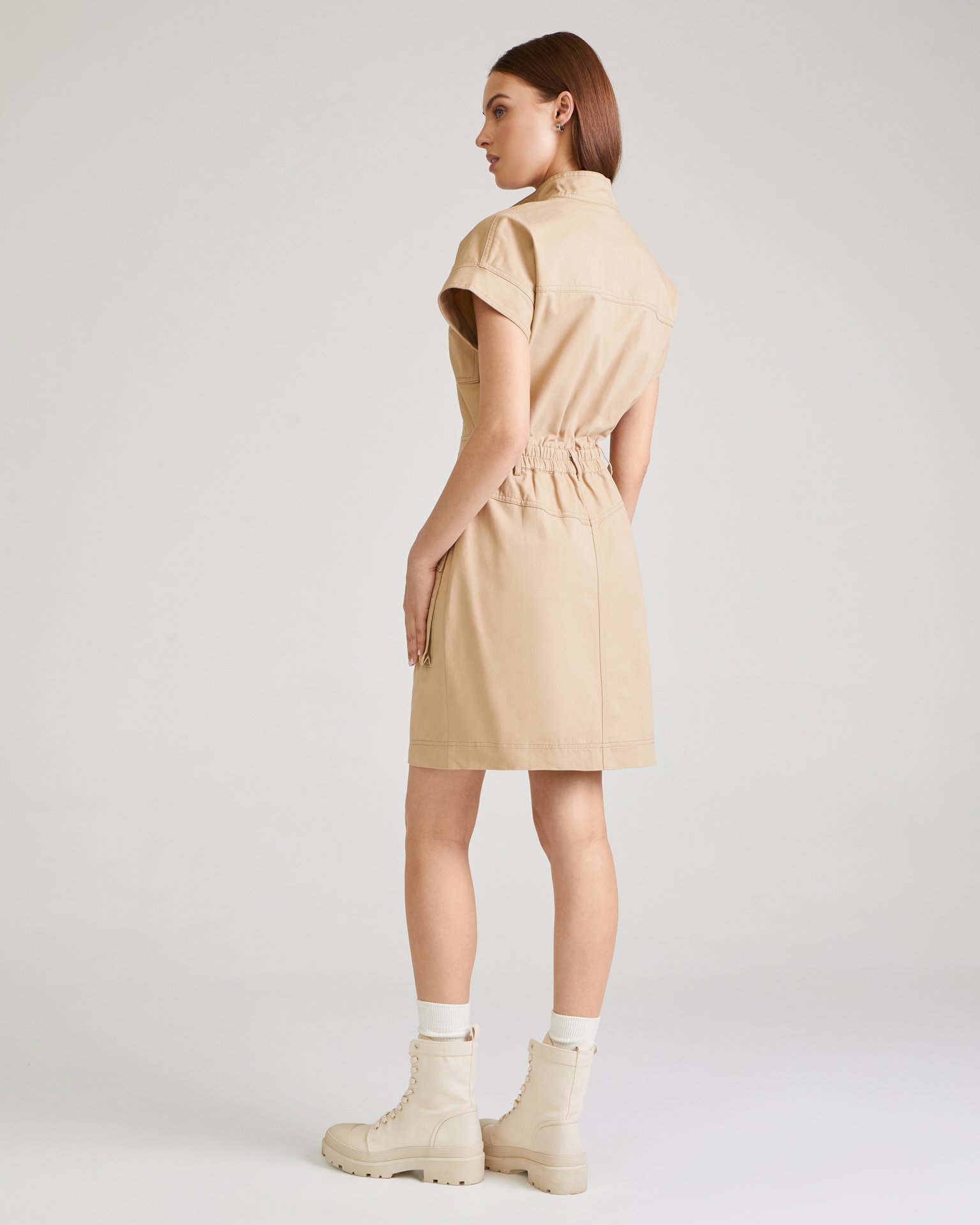 Dress with patch pockets 3