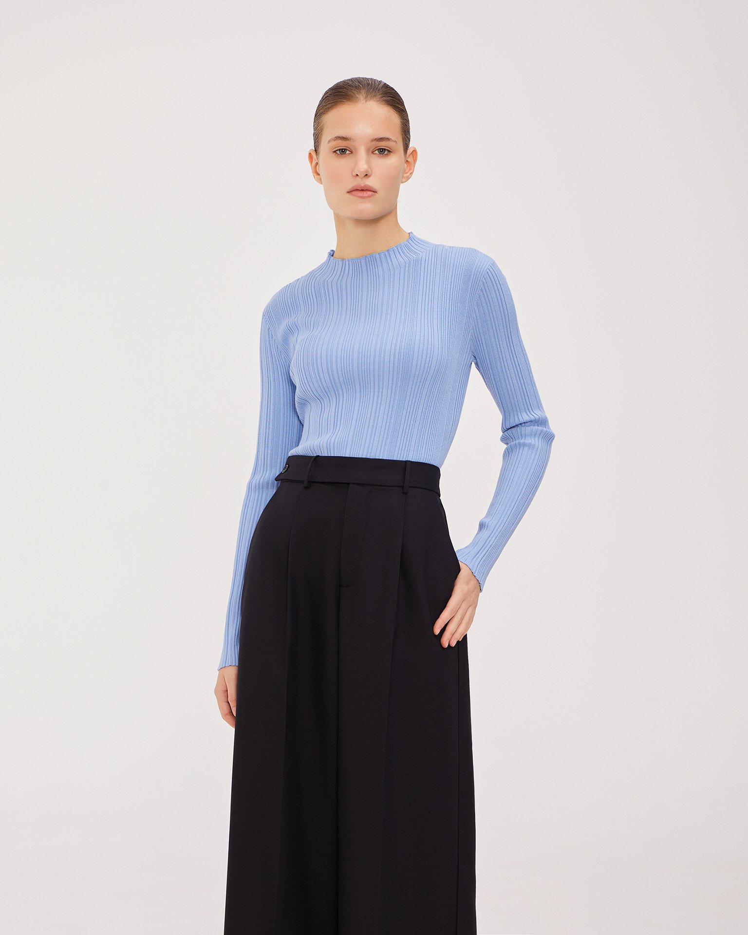 Облегающий джемпер в голубом цвете 3