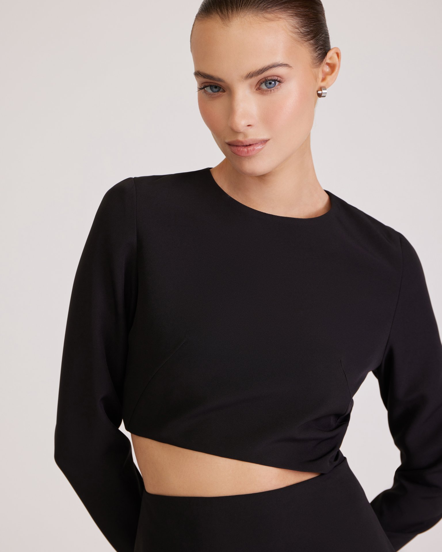 Платье с разрезом на талии 7