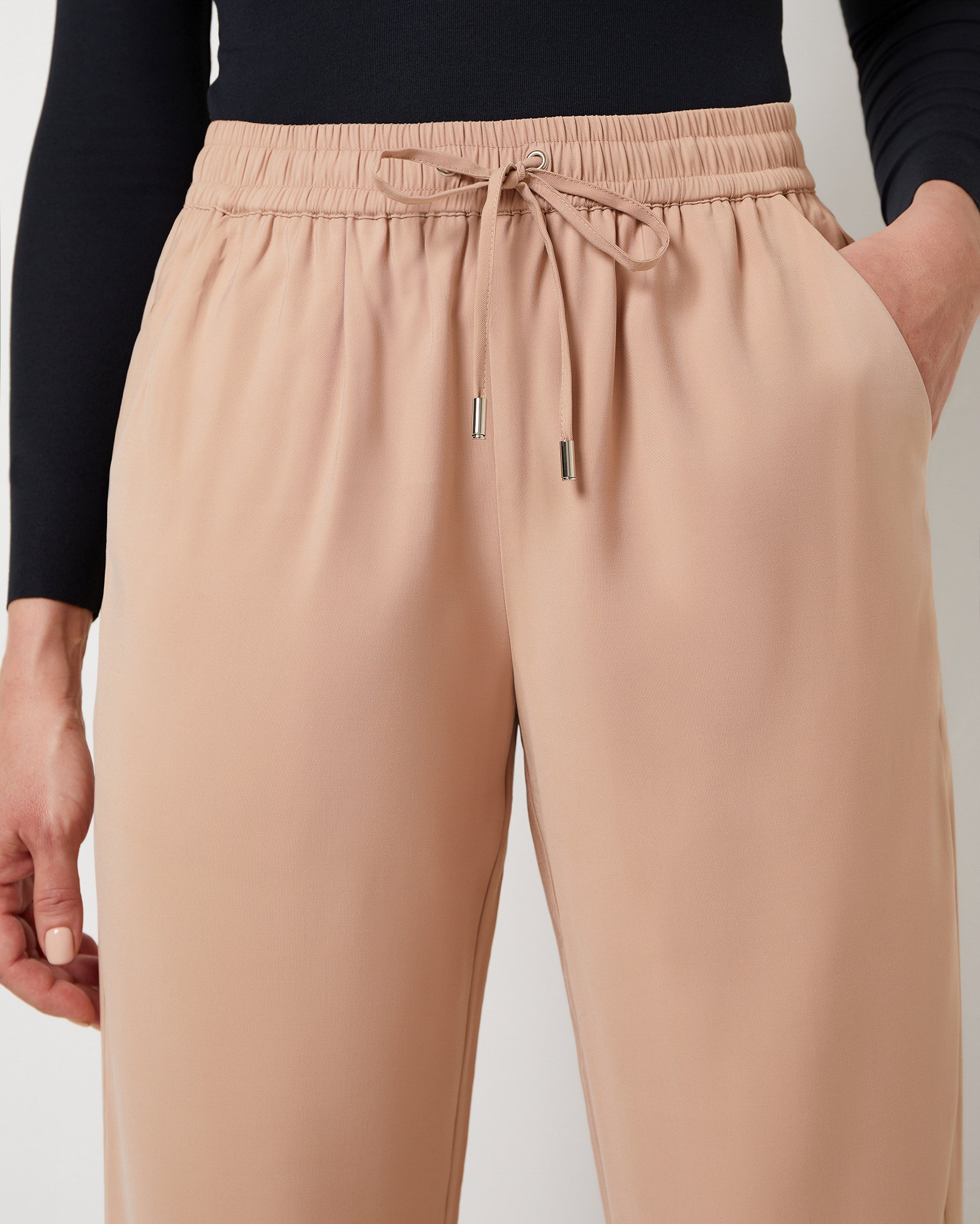 Брюки на резинке в бежевом цвете 5