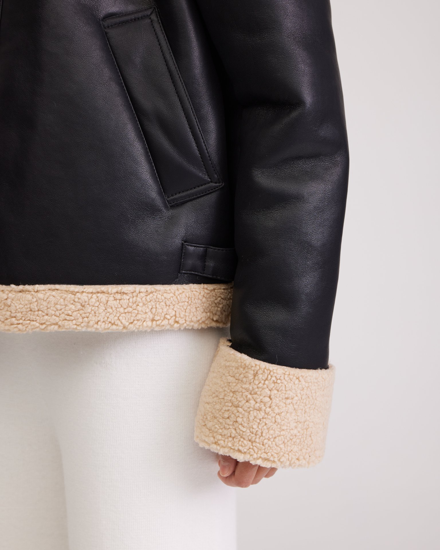 Дубленка в черном цвете 8