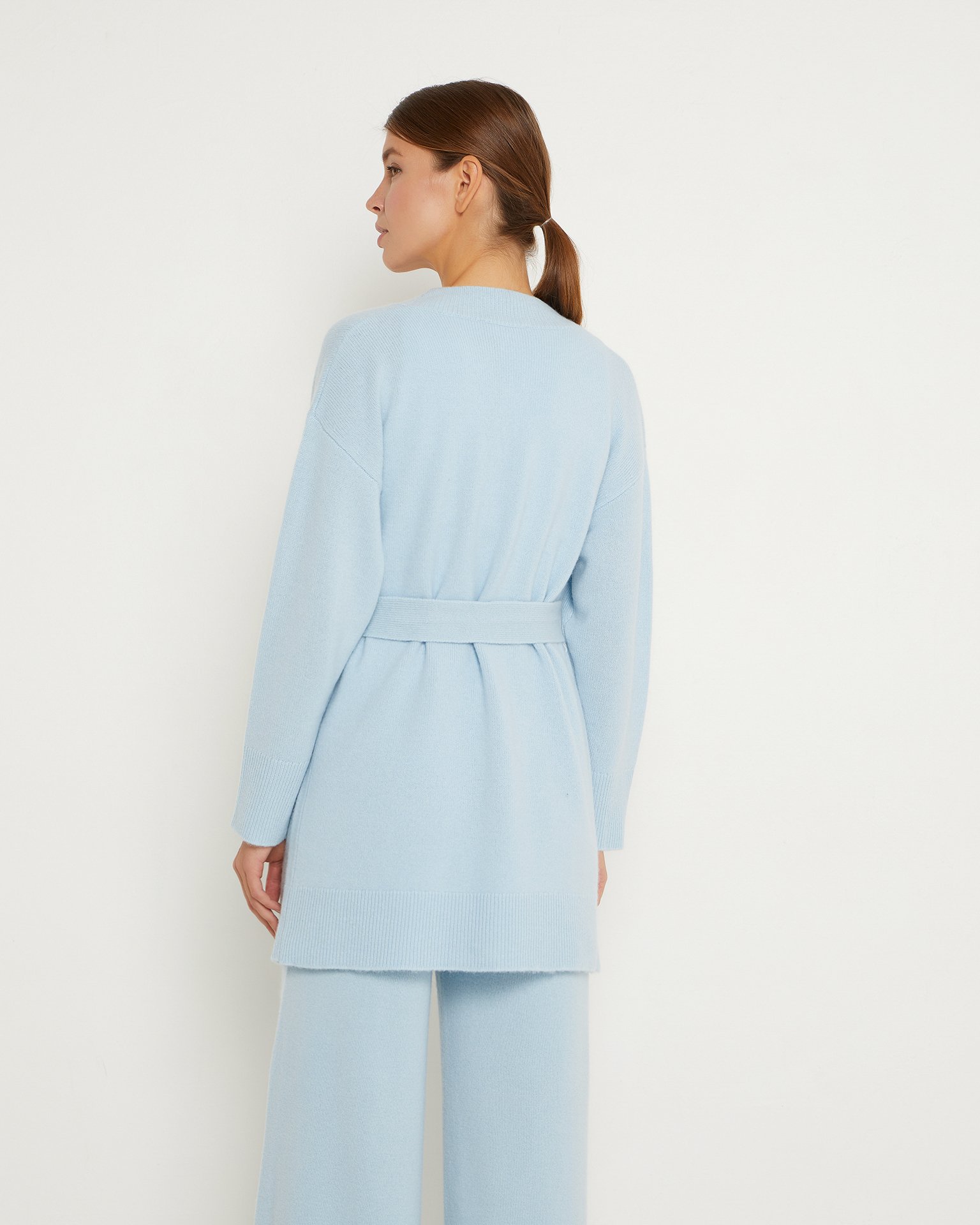 Buttonless cardigan 3