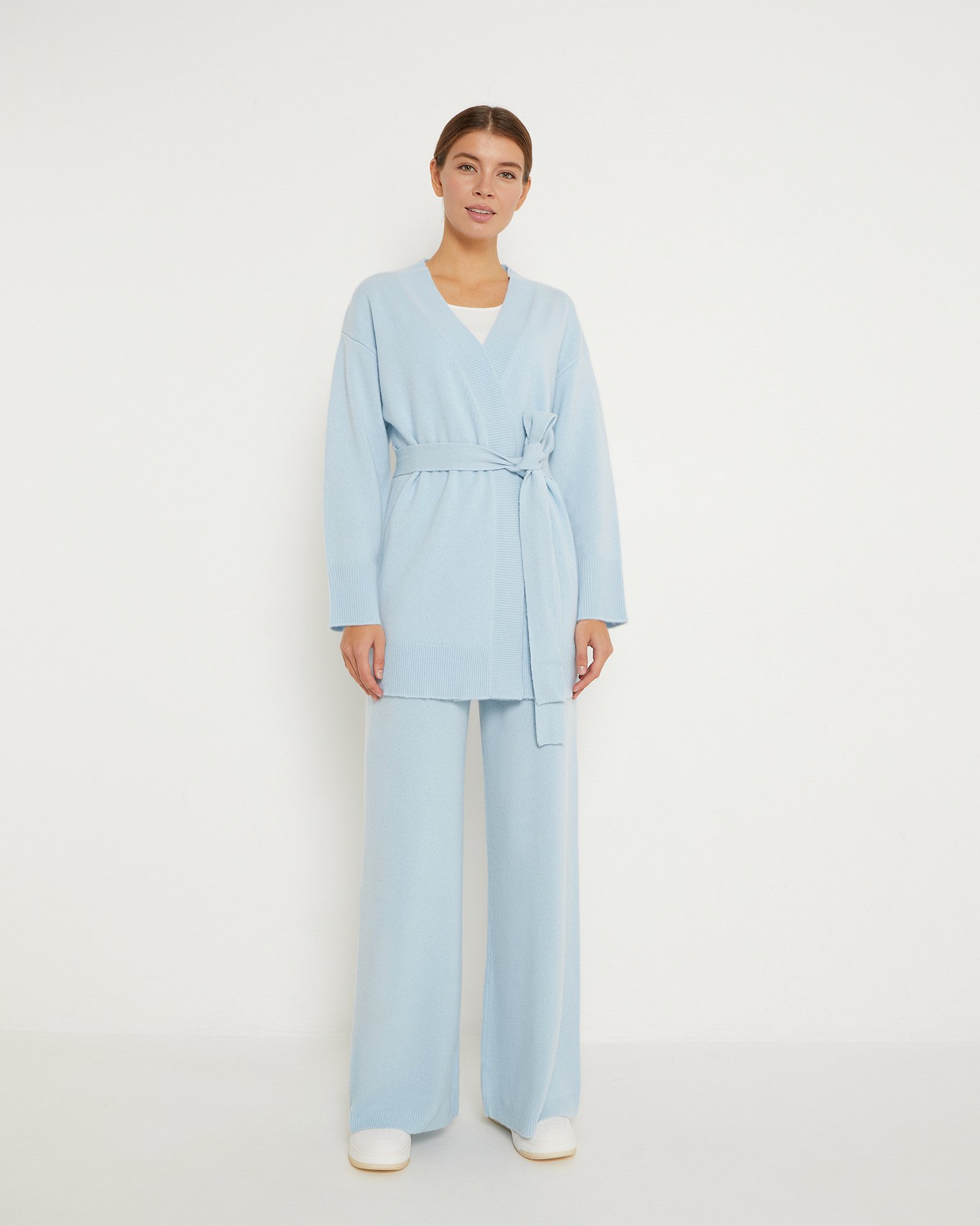 Buttonless cardigan 2