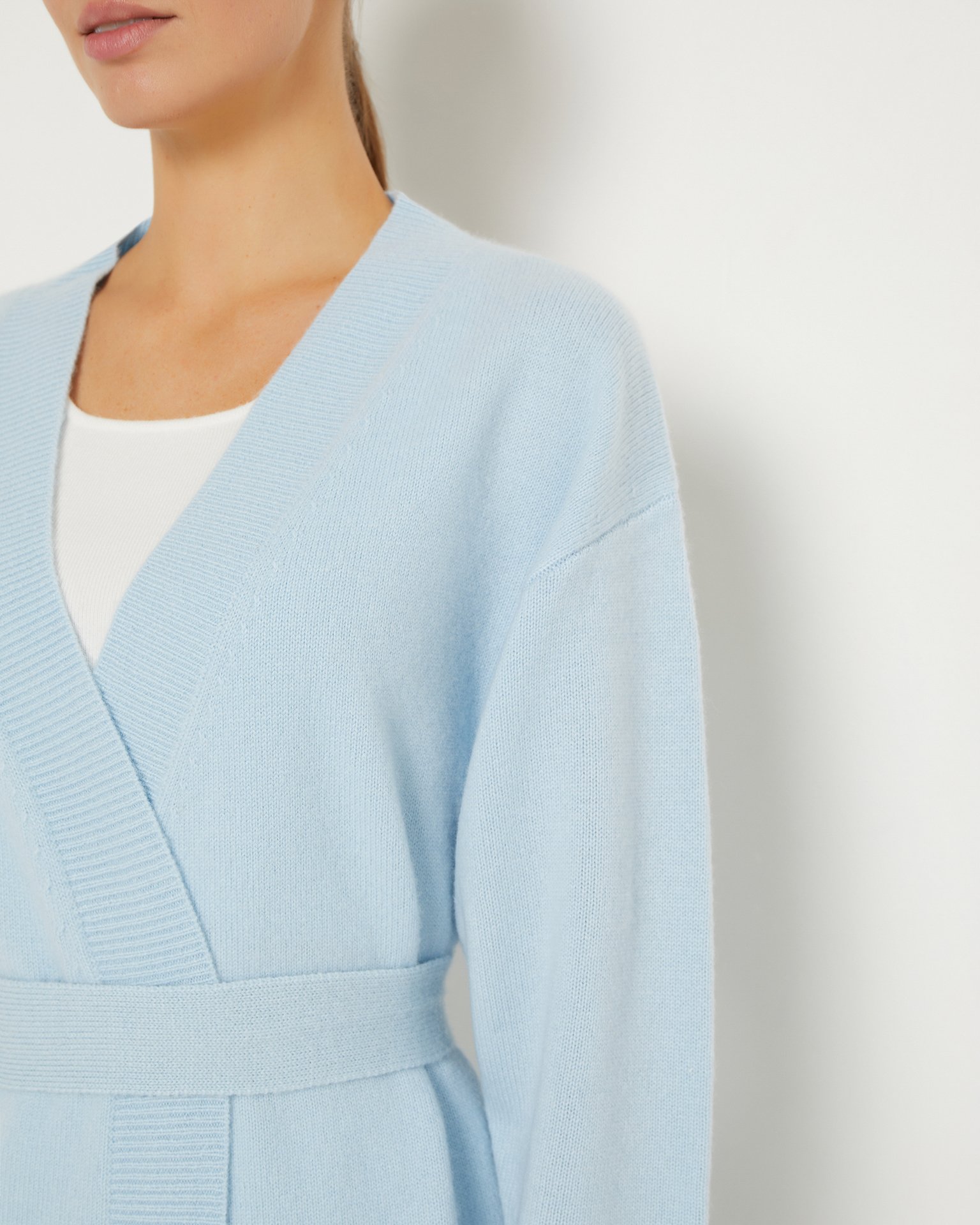 Buttonless cardigan 6