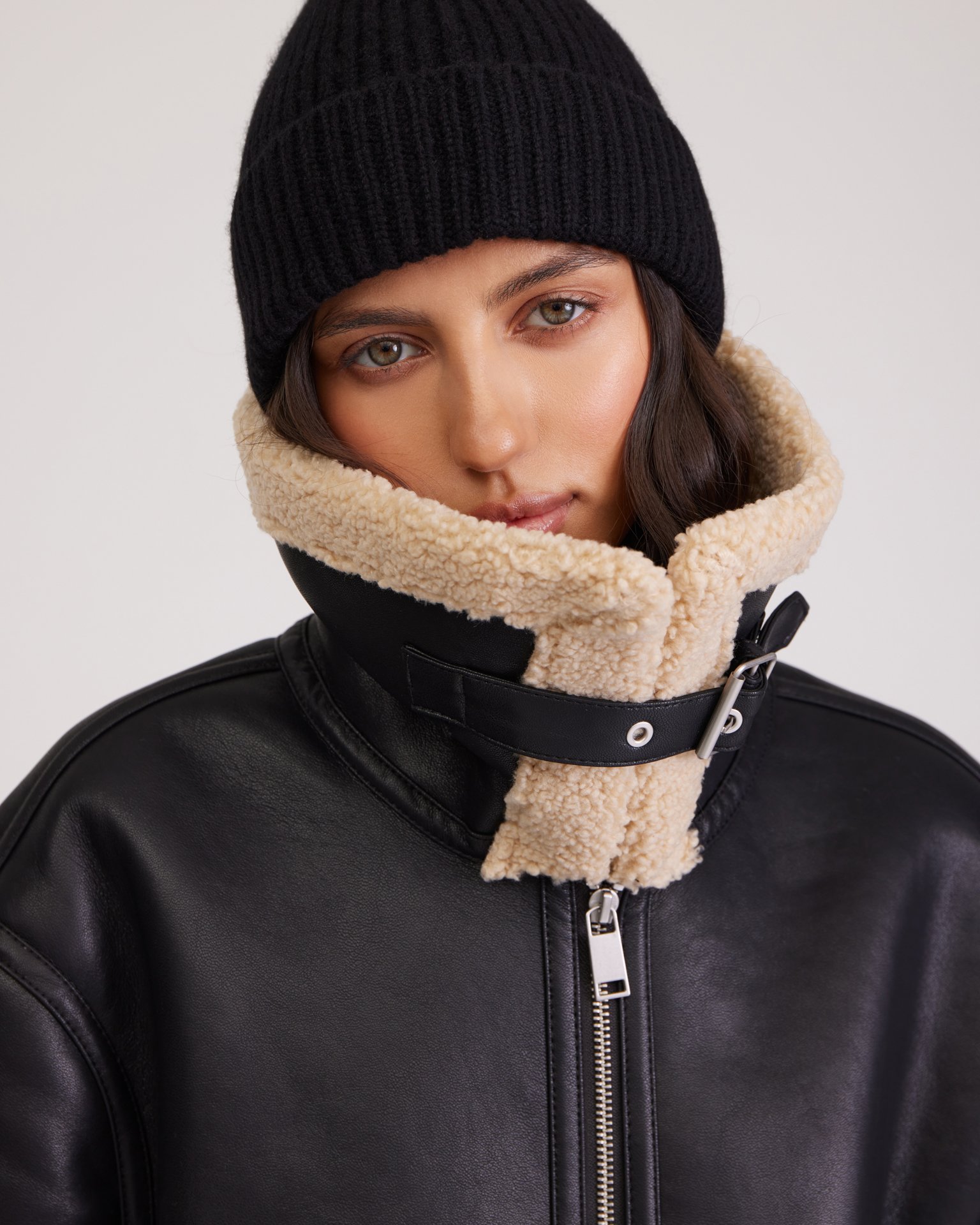 Дубленка в черном цвете 7