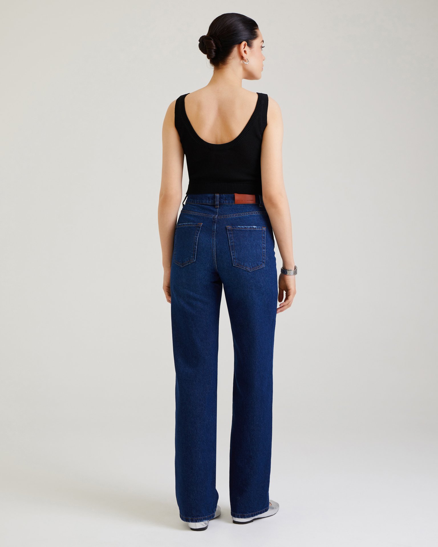 Темно-синие джинсы 4