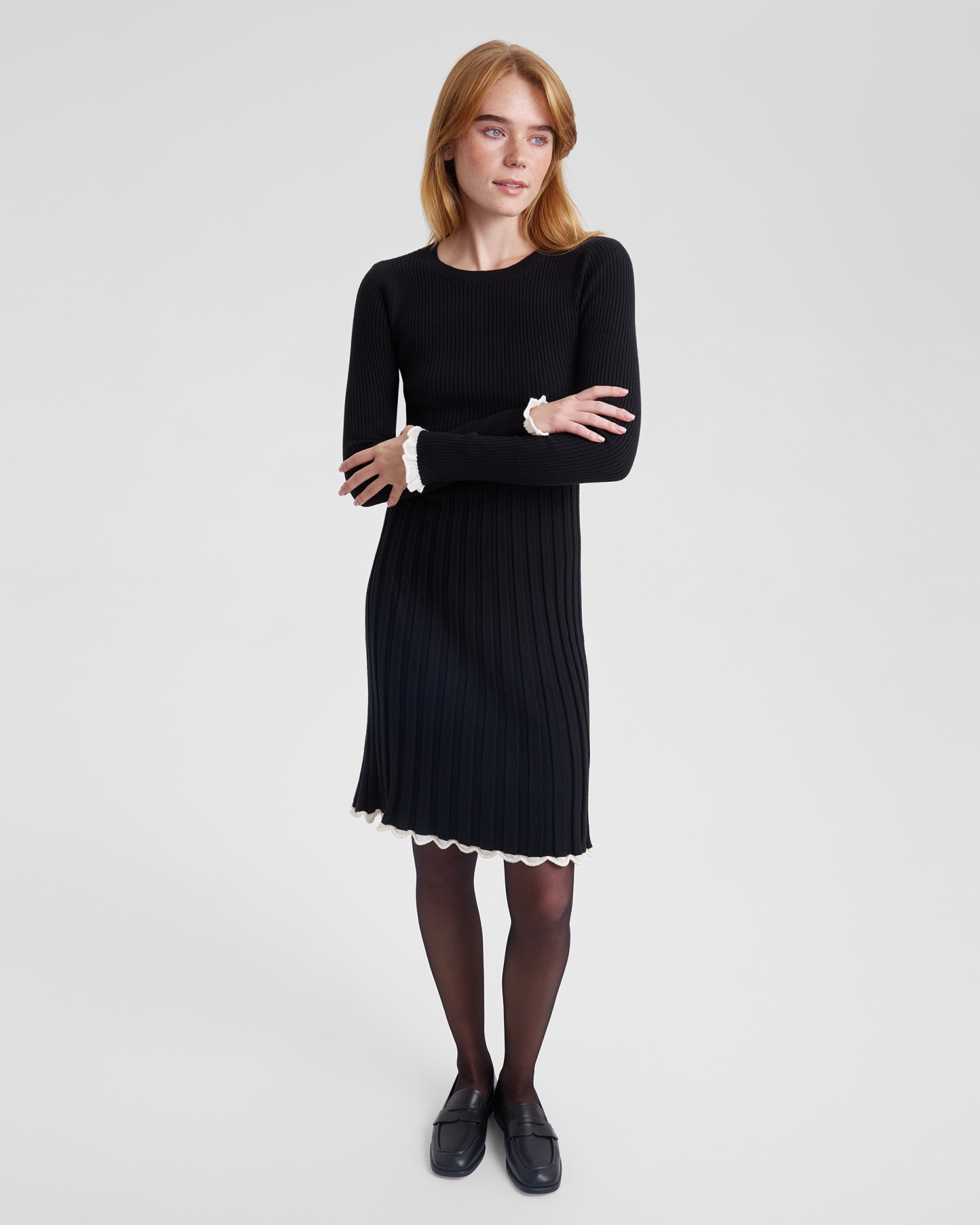 Платье с удлиненным рукавом 1