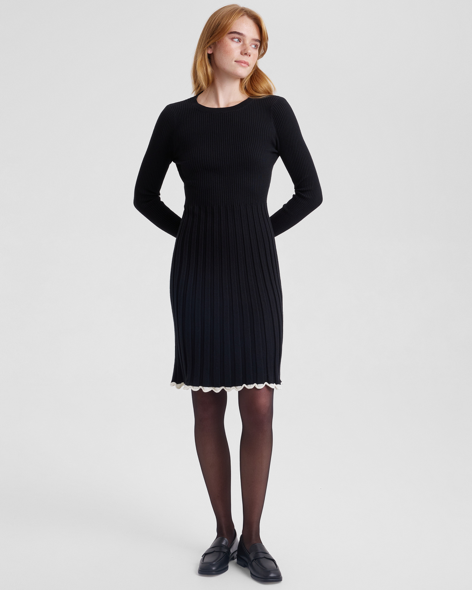 Платье с удлиненным рукавом 3