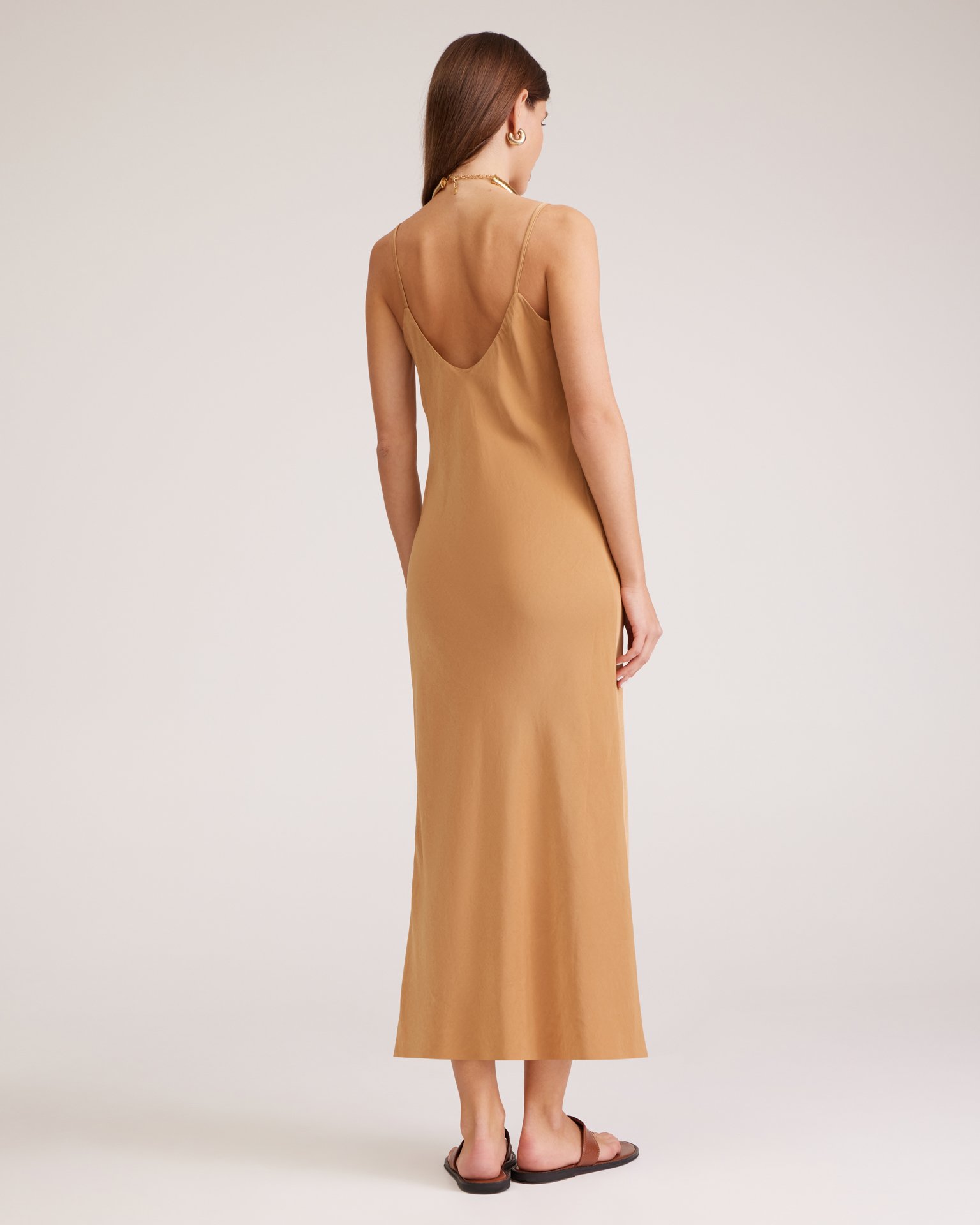 Платье на бретельках 3