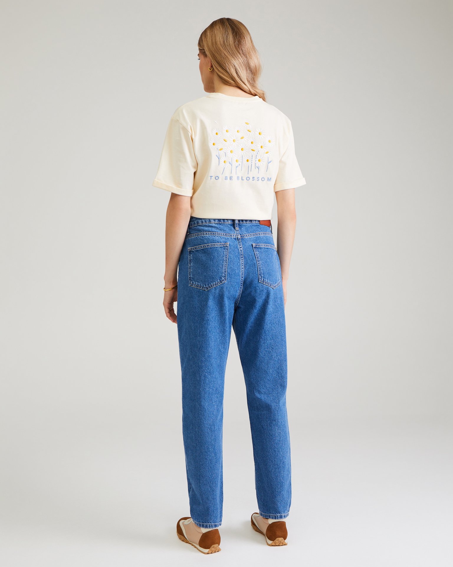 Голубые mom-джинсы 3