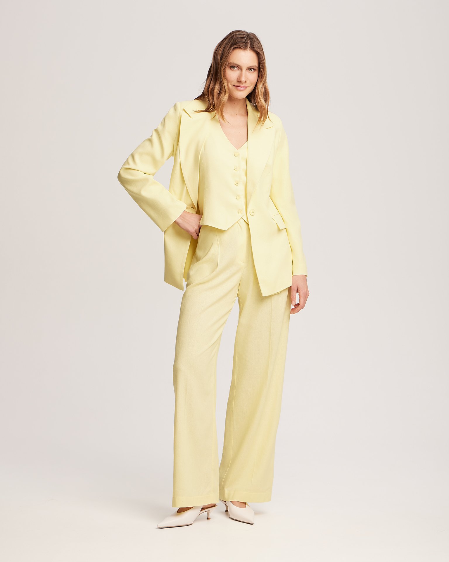 Жилет желтого цвета 4