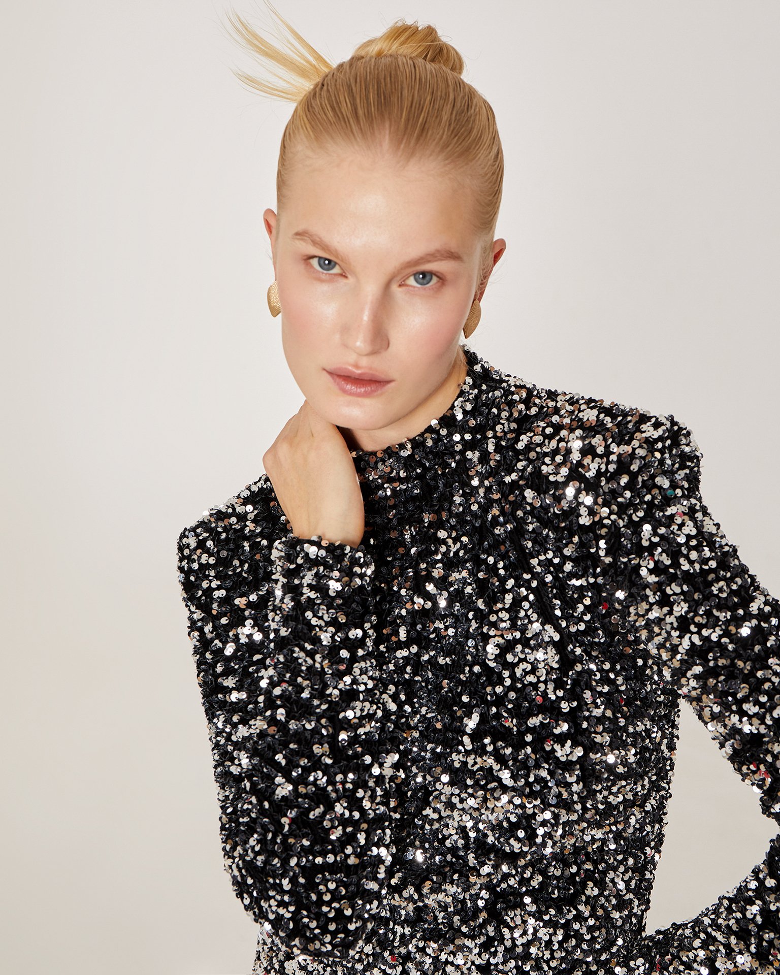 Платье с серебрянными пайетками 8