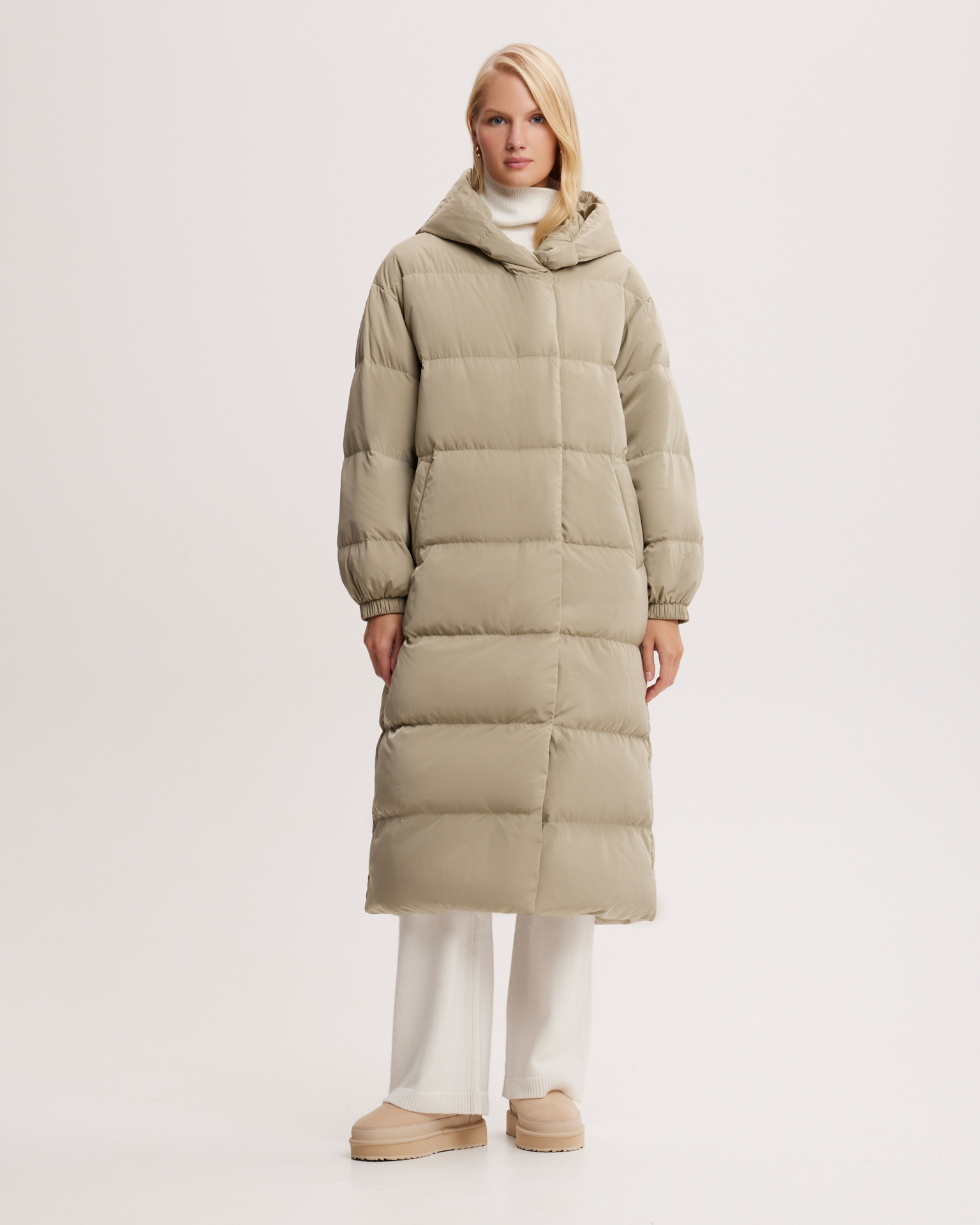 Пуховик на заклепках в цвете хаки 4