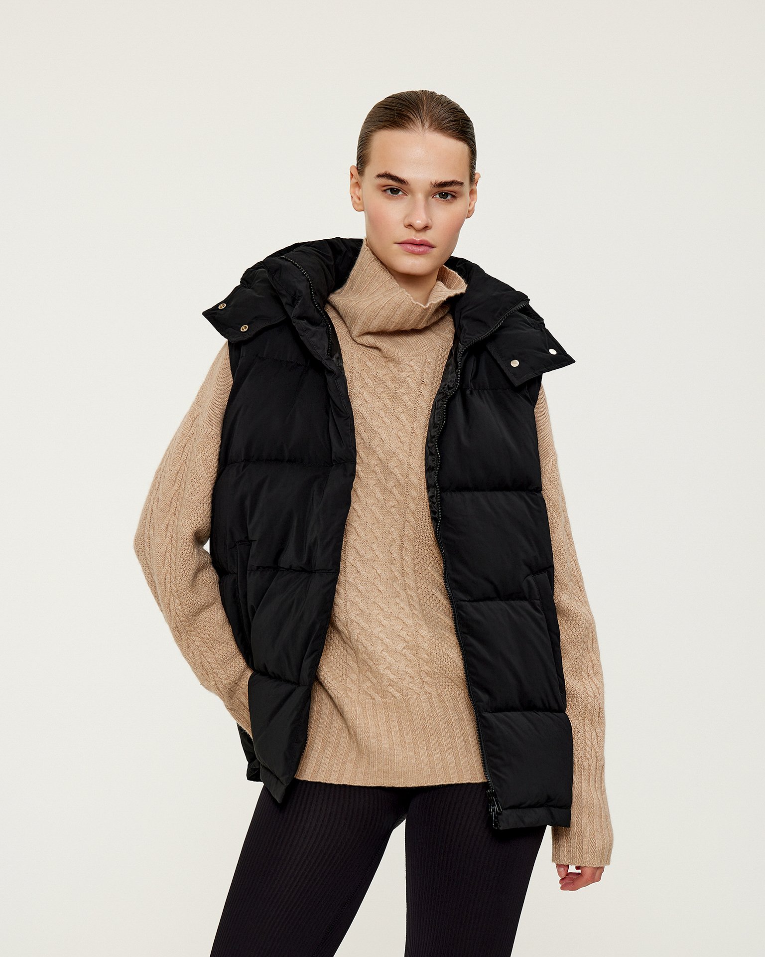 Жилет черного цвета 5