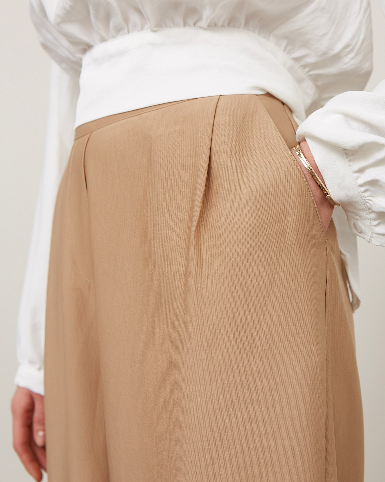 Брюки, расклешенные от бедра 5