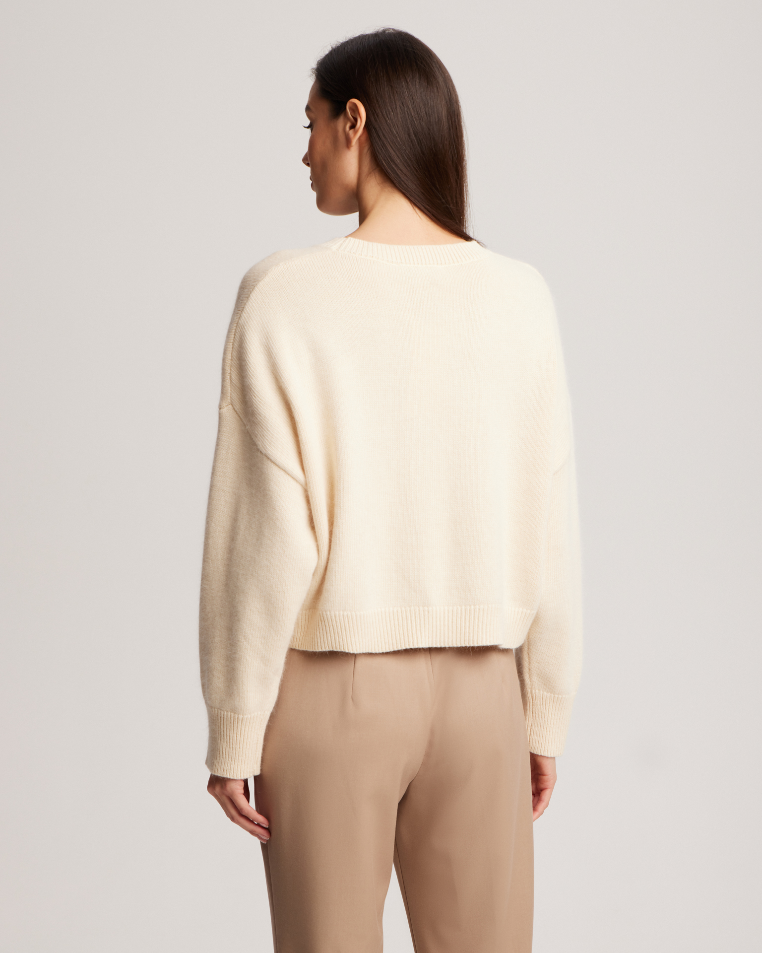 Укороченный джемпер в бежевом цвете 5