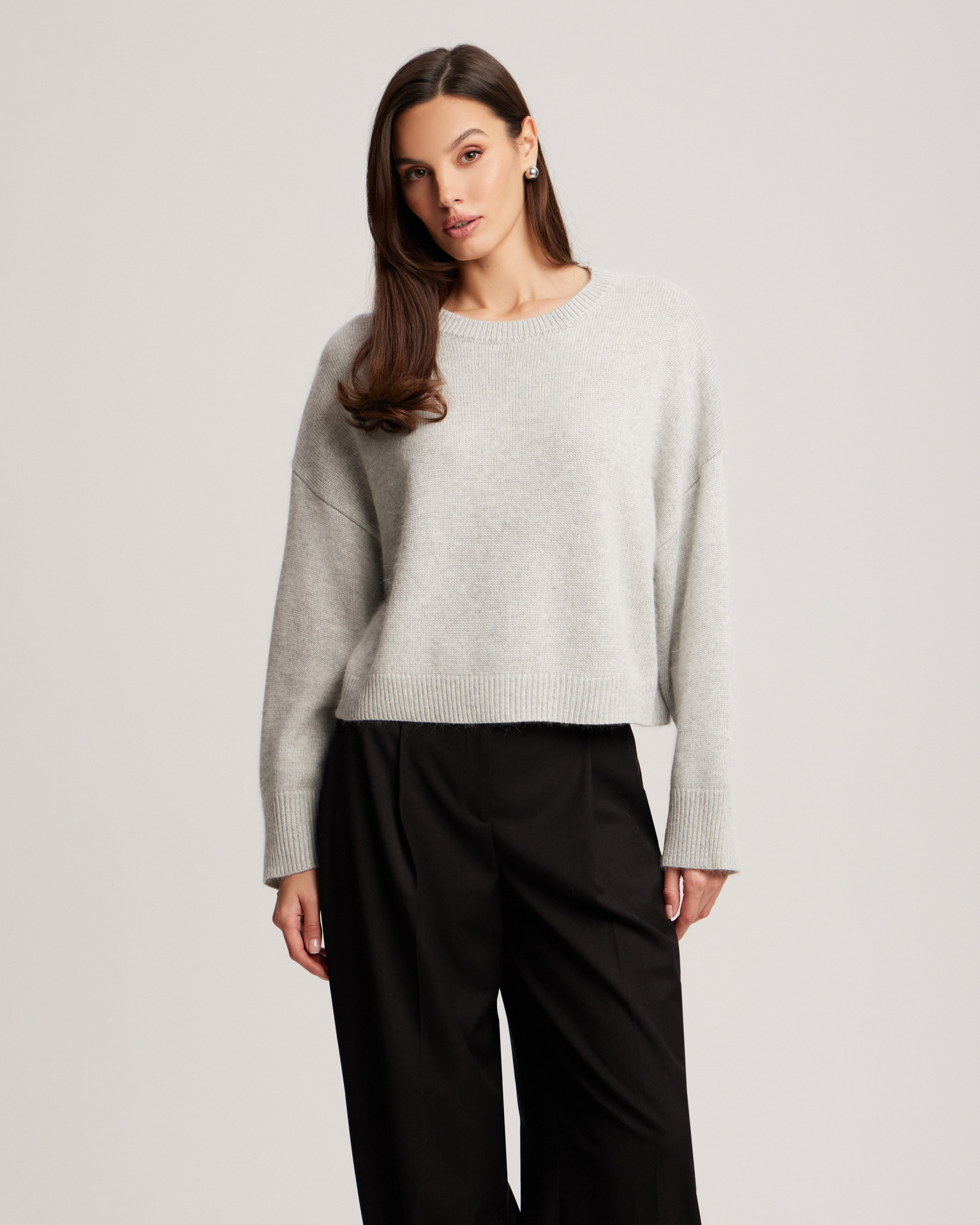 Укороченный джемпер в сером цвете 3