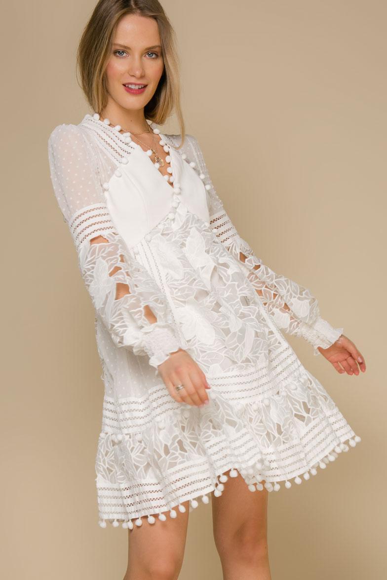 Белоснежное платье в стиле бохо-шик и отделкой и цветочного кружева 2