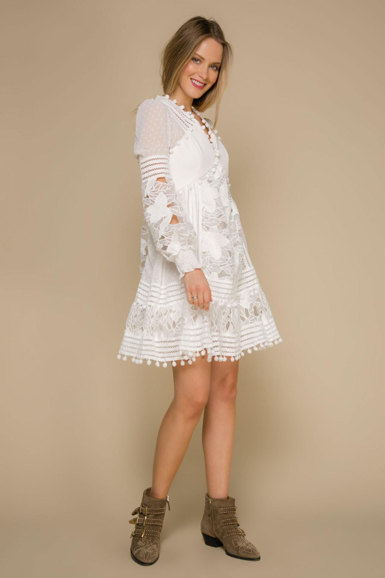 Белоснежное платье в стиле бохо-шик и отделкой и цветочного кружева 4