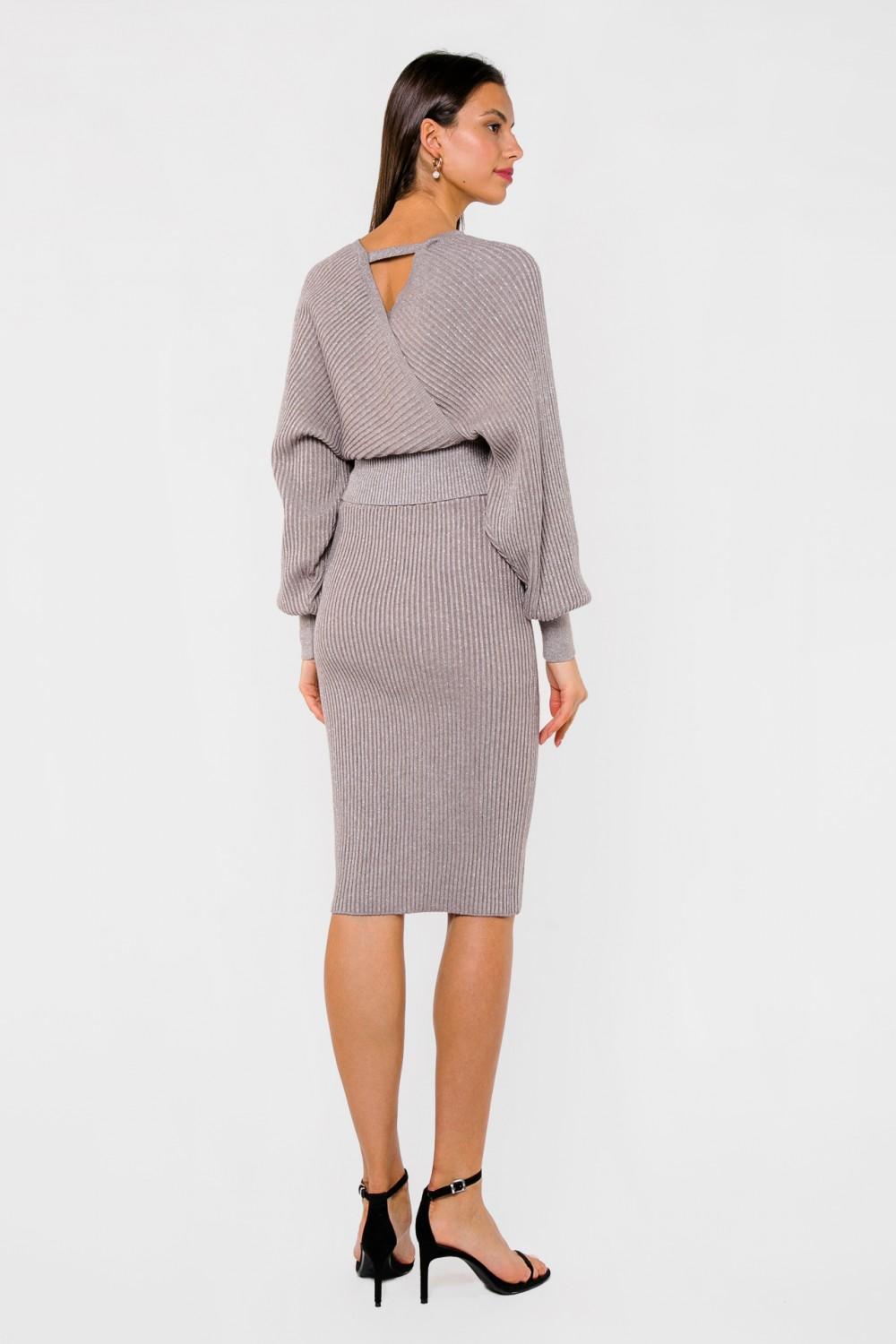 Юбочный костюм в оттенке кофе с молоком 5