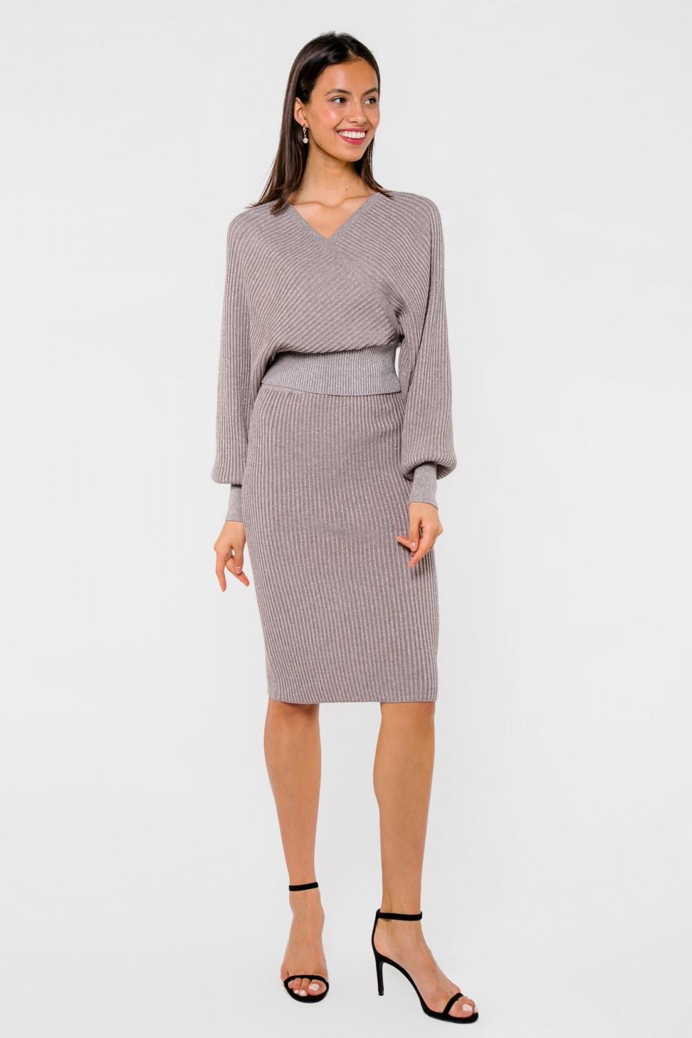 Юбочный костюм в оттенке кофе с молоком 2