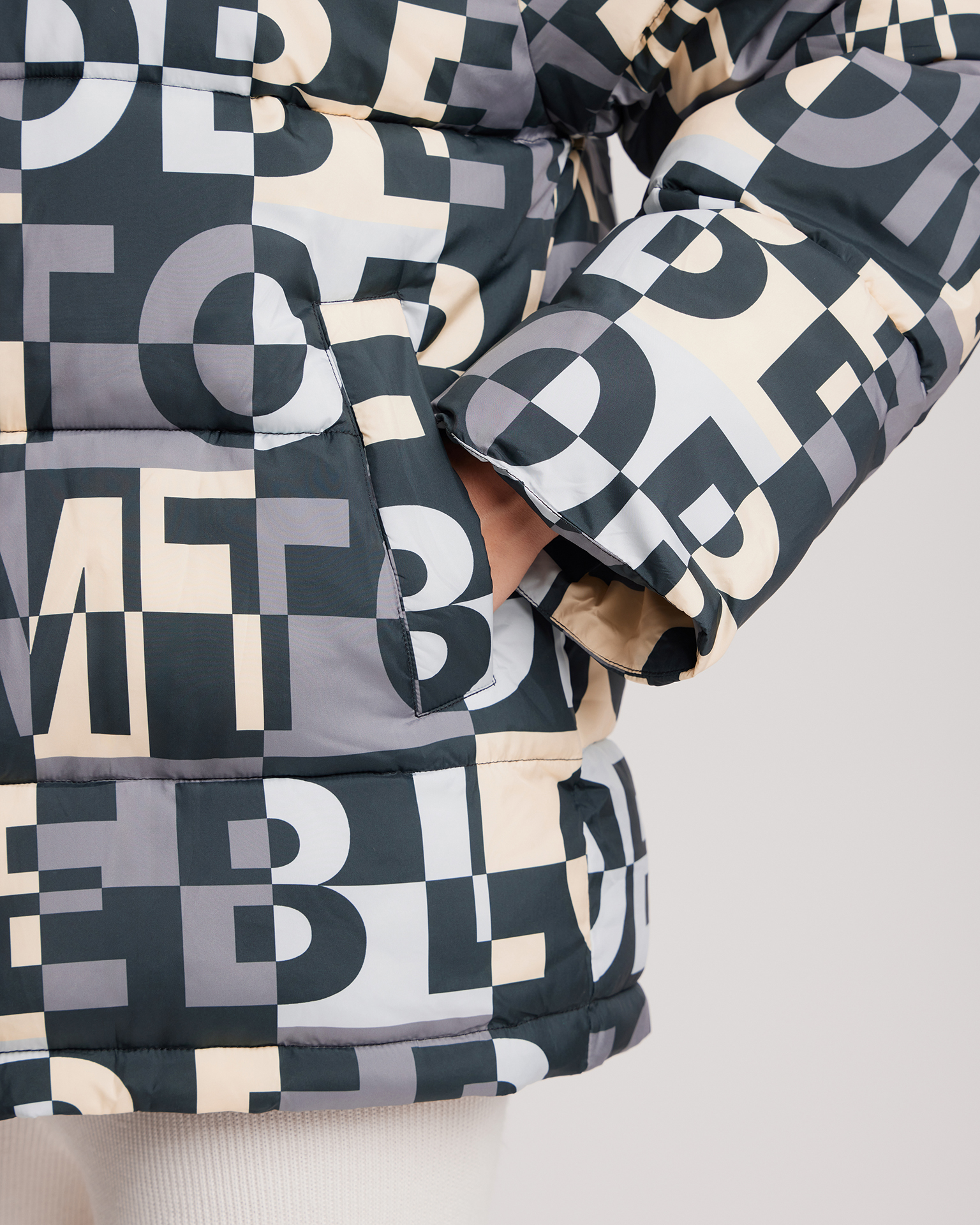 Пуховик с лимитированным принтом 7