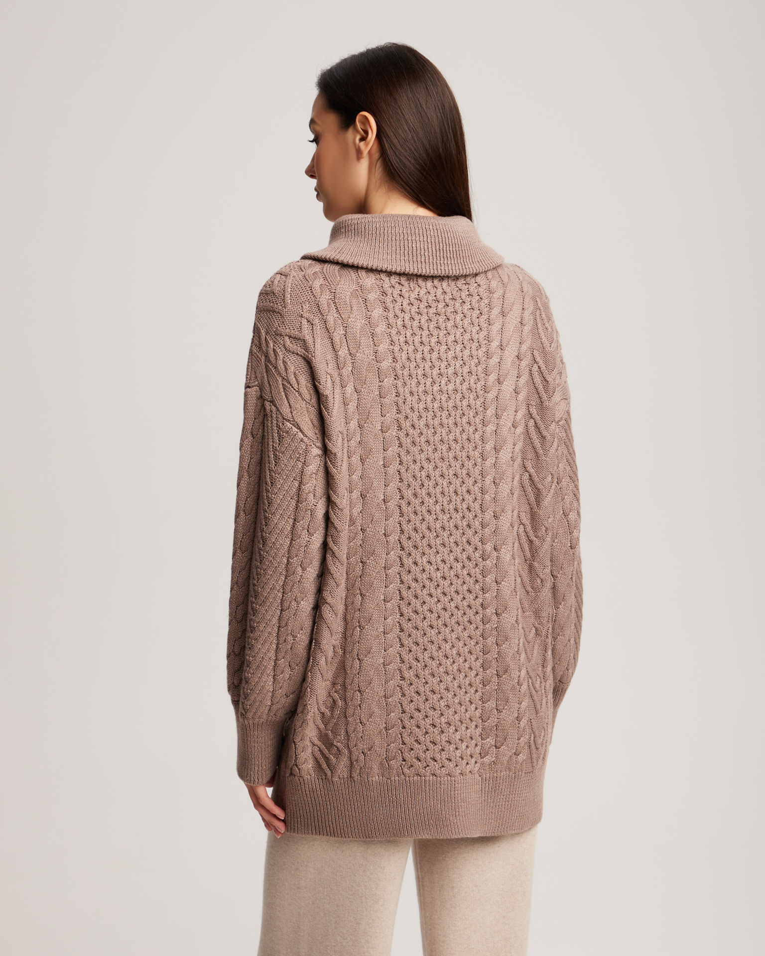 Свитер с воротником на молнии в цвете капучино 4