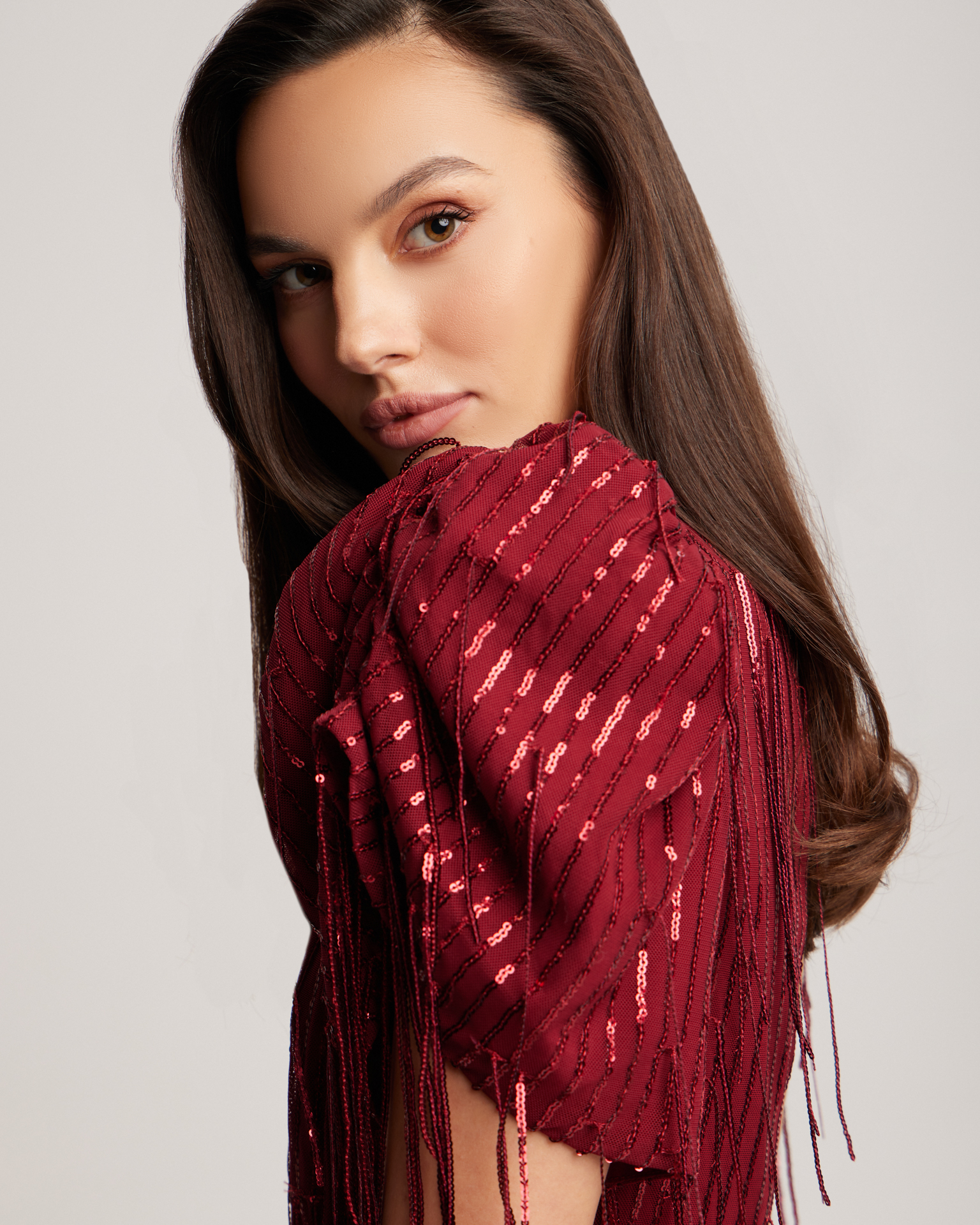 Платье с пайетками в винном цвете 4