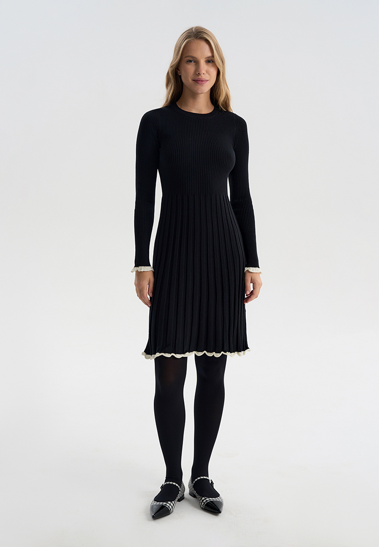 Dress with long sleeves 1