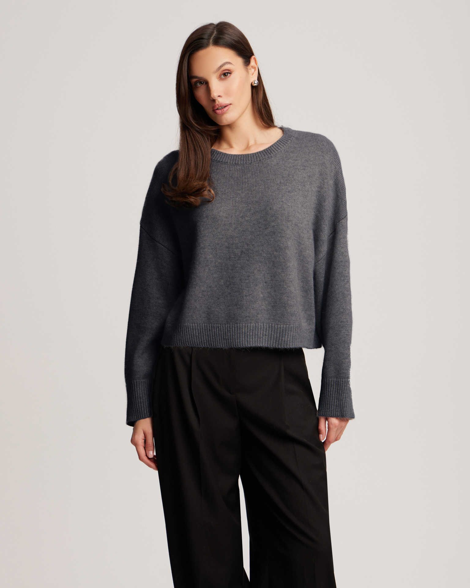 Укороченный джемпер в графитовом цвете 3