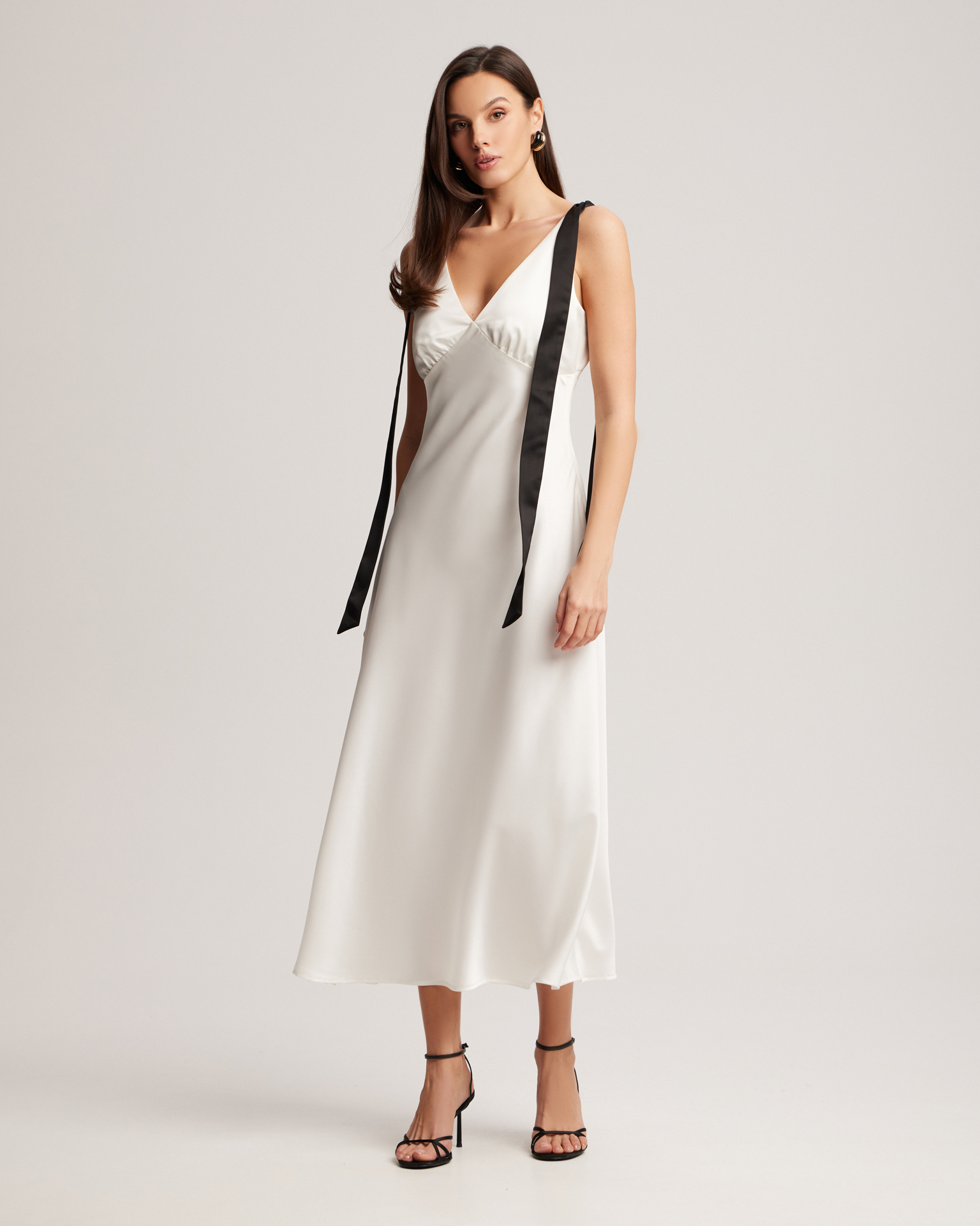 Платье с V-образным вырезом 7