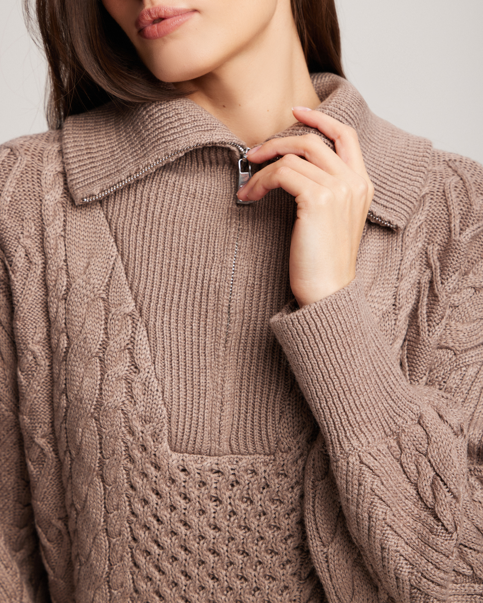Свитер с воротником на молнии в цвете капучино 3