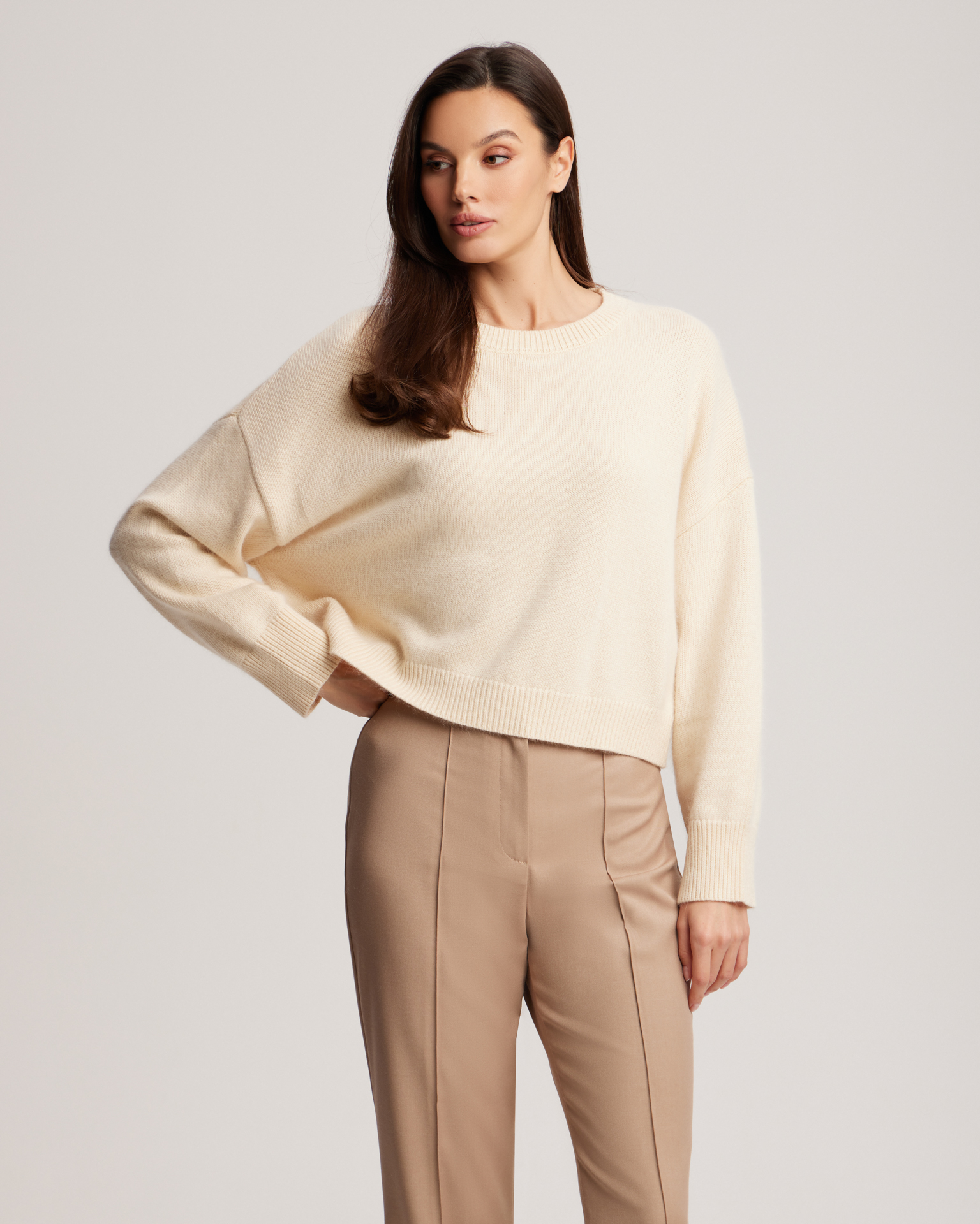 Укороченный джемпер в бежевом цвете 1