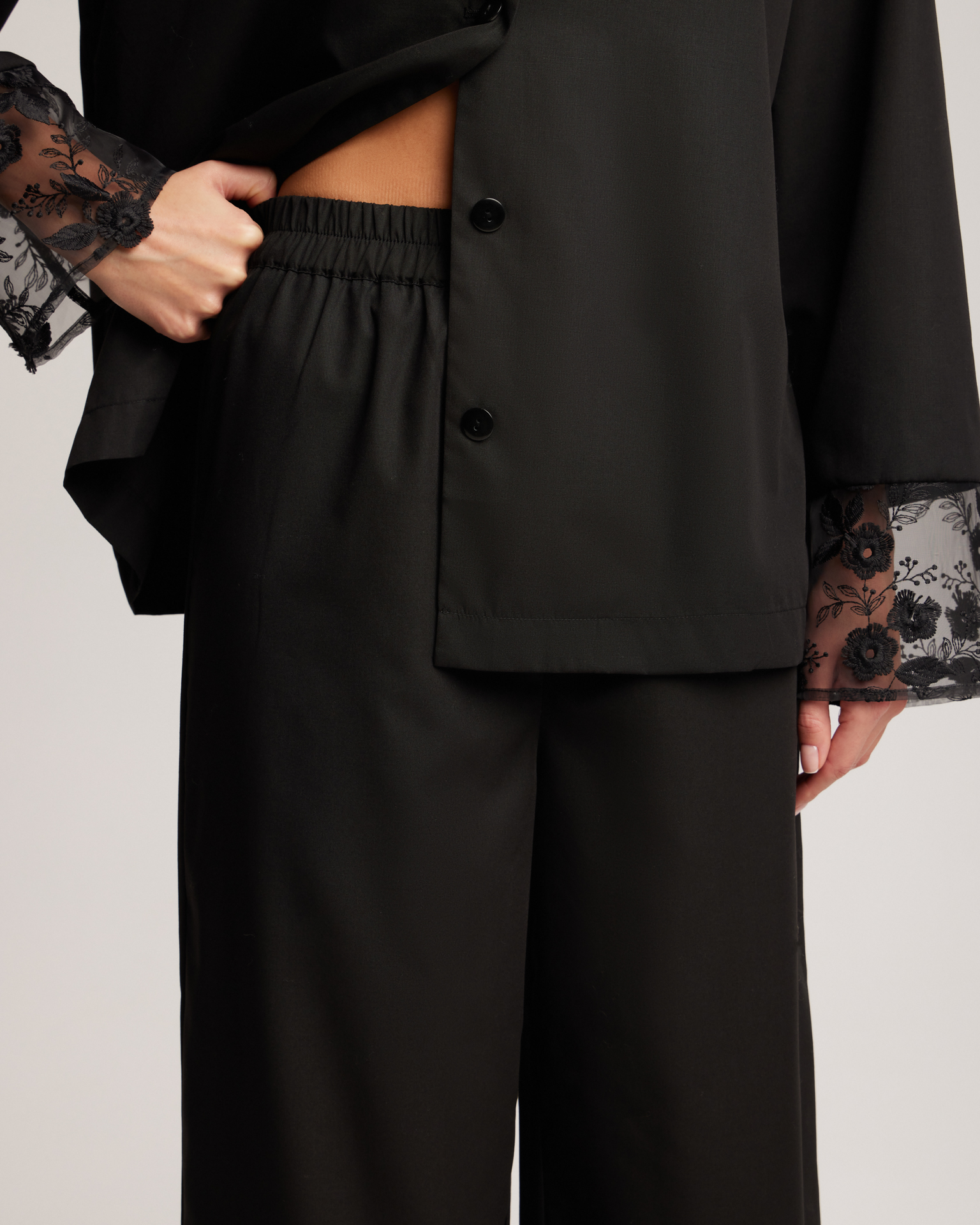 Комплект с кружевными вставками 8