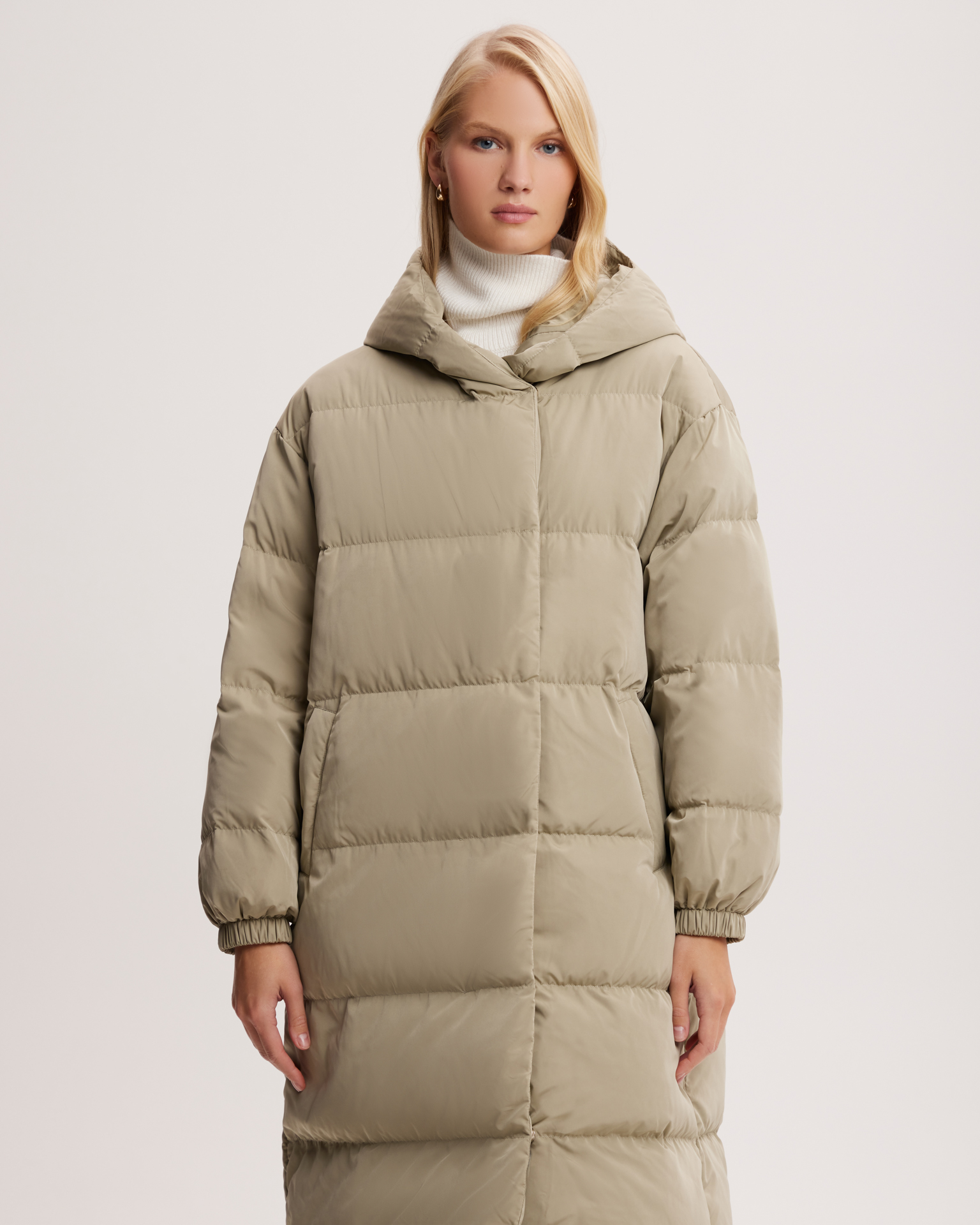 Пуховик на заклепках в цвете хаки 5