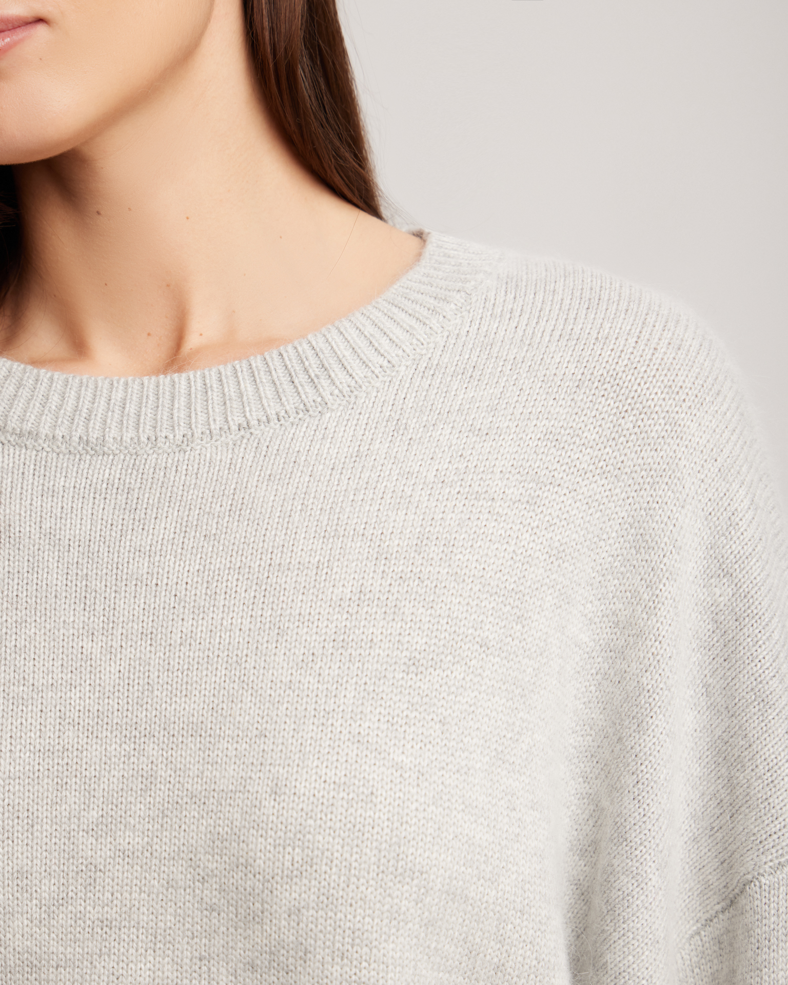 Укороченный джемпер в сером цвете 6