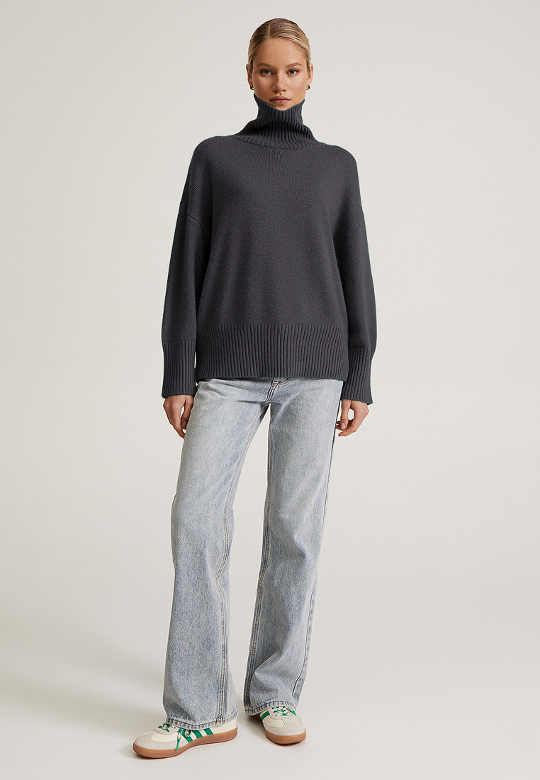 Джемпер с высоким воротом в графитовом цвете 3